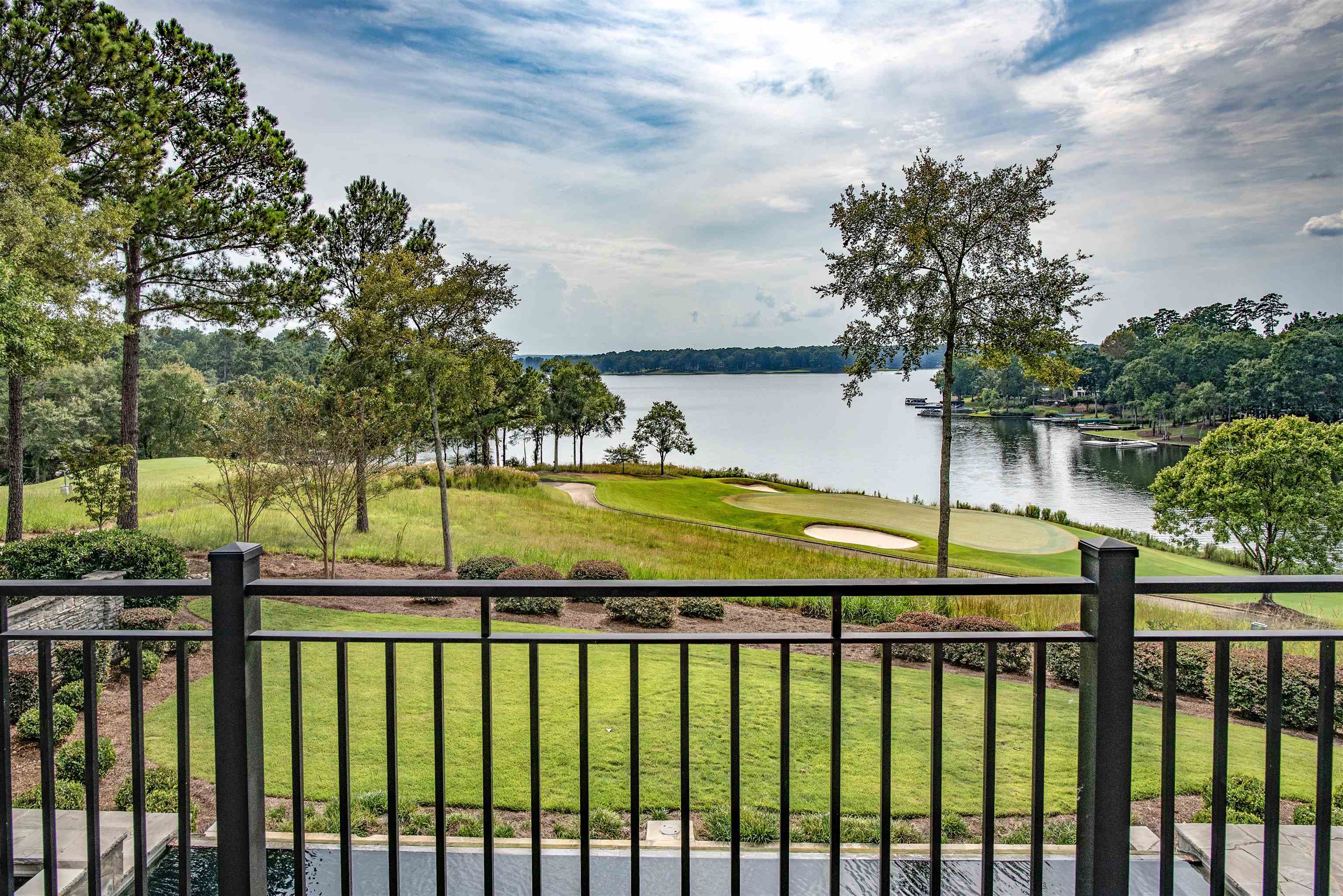 2040 HIXONS BLUFF