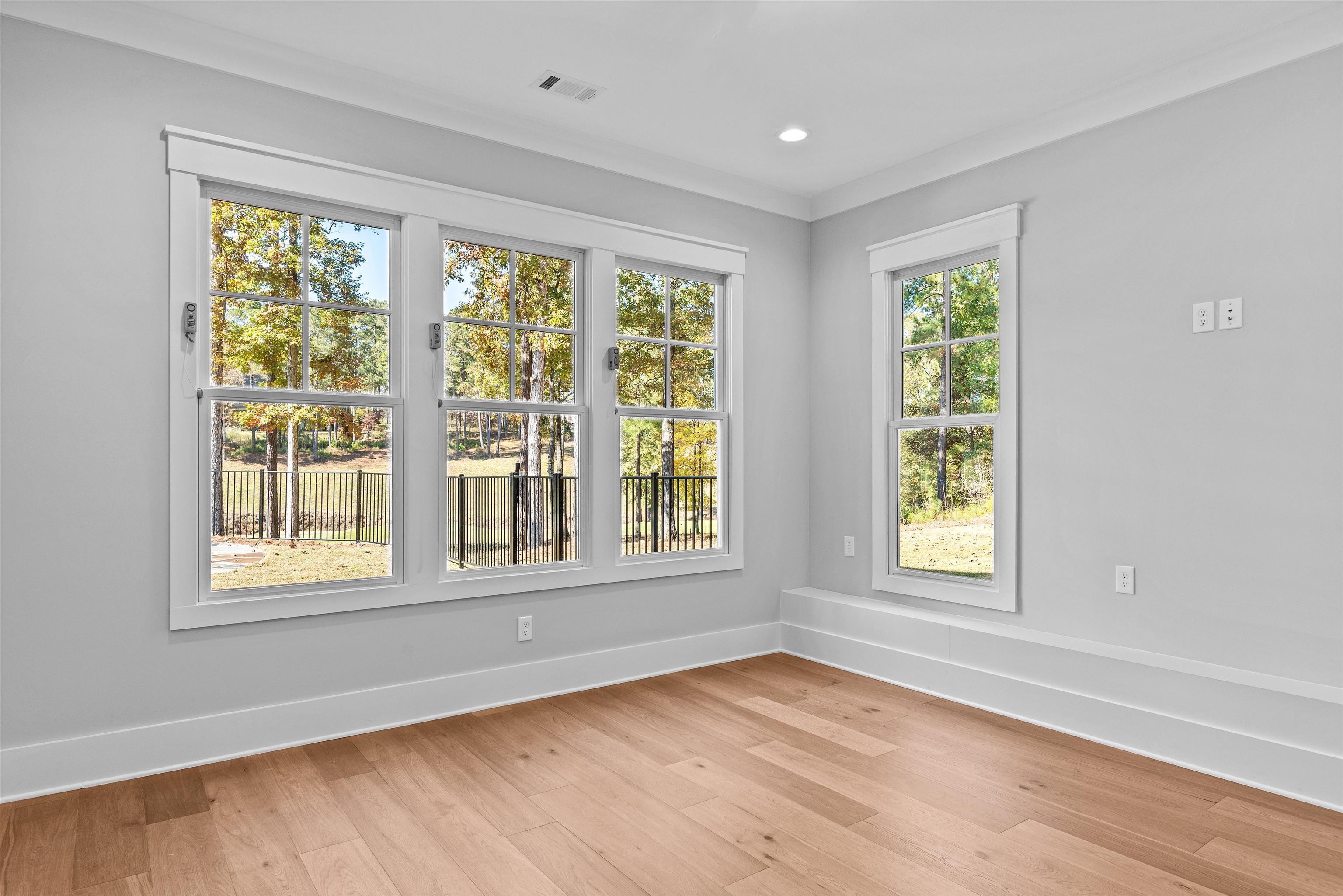 1030 HARRIS CREEK