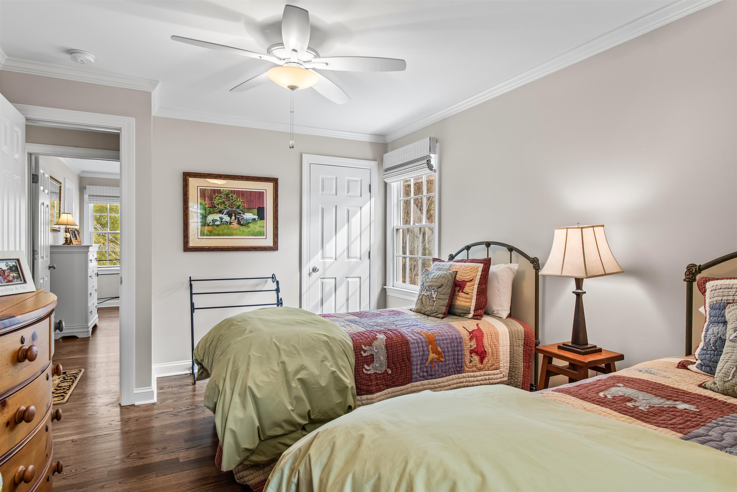 1090 VILLAGE LOOP