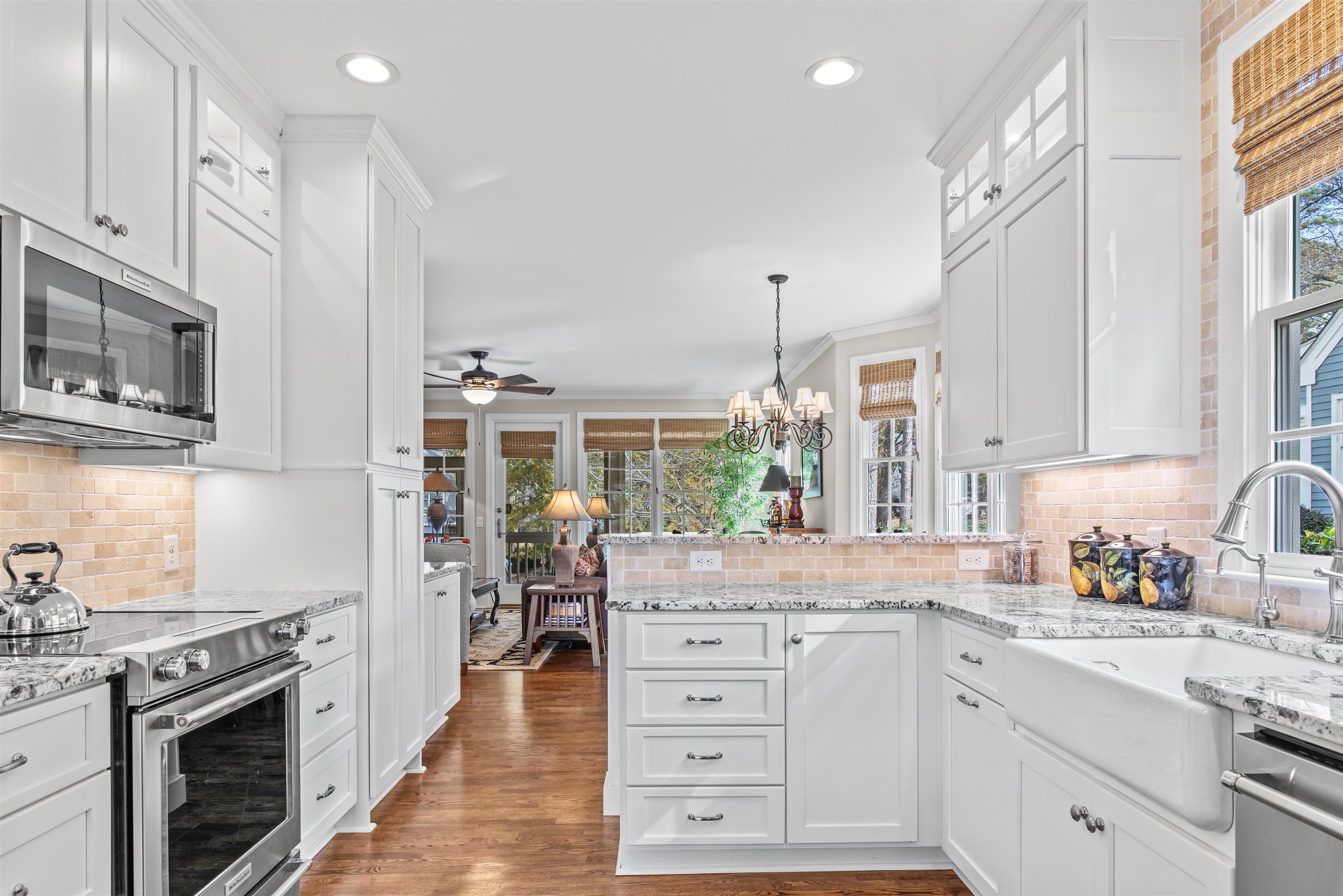 1090 VILLAGE LOOP