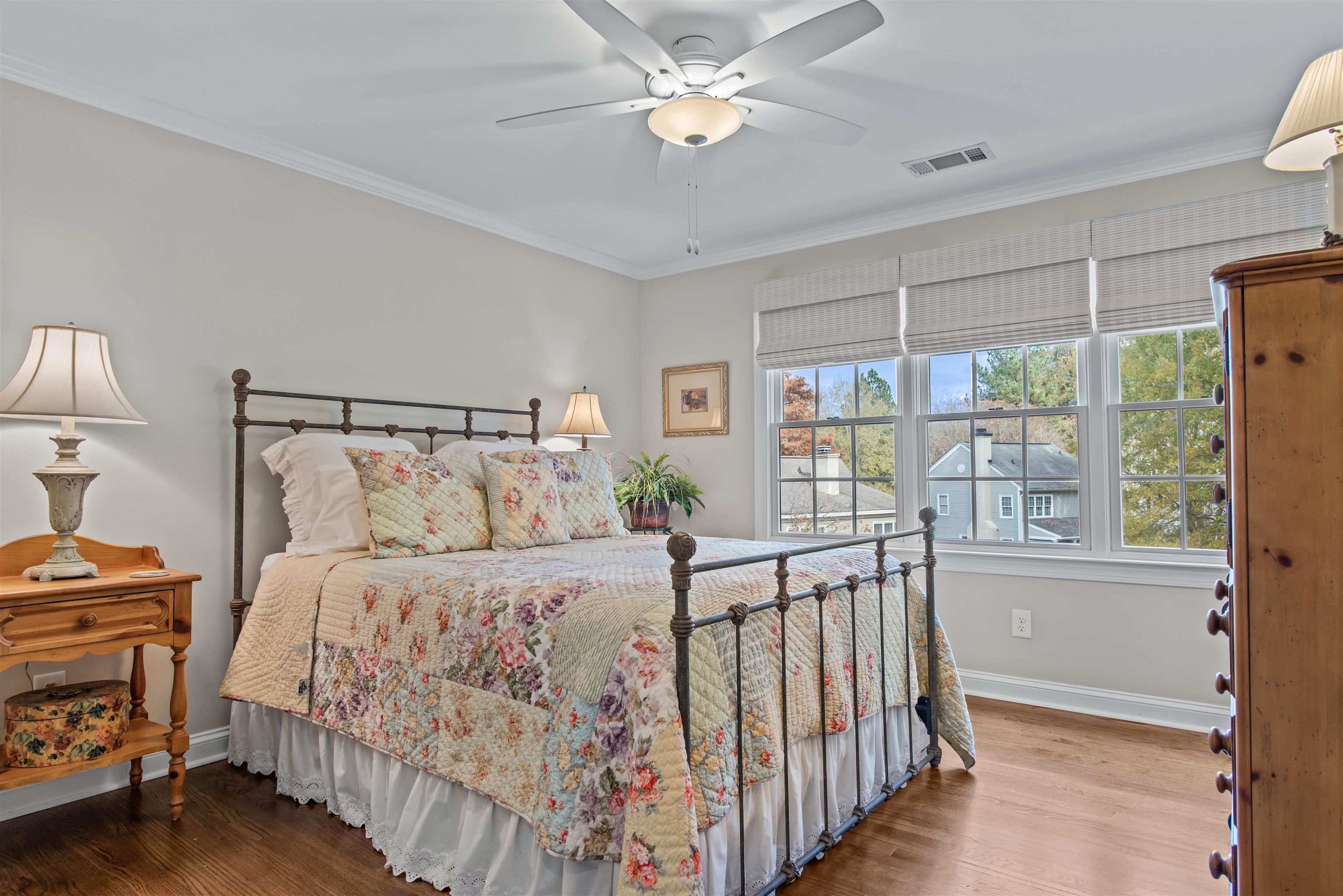 1090 VILLAGE LOOP