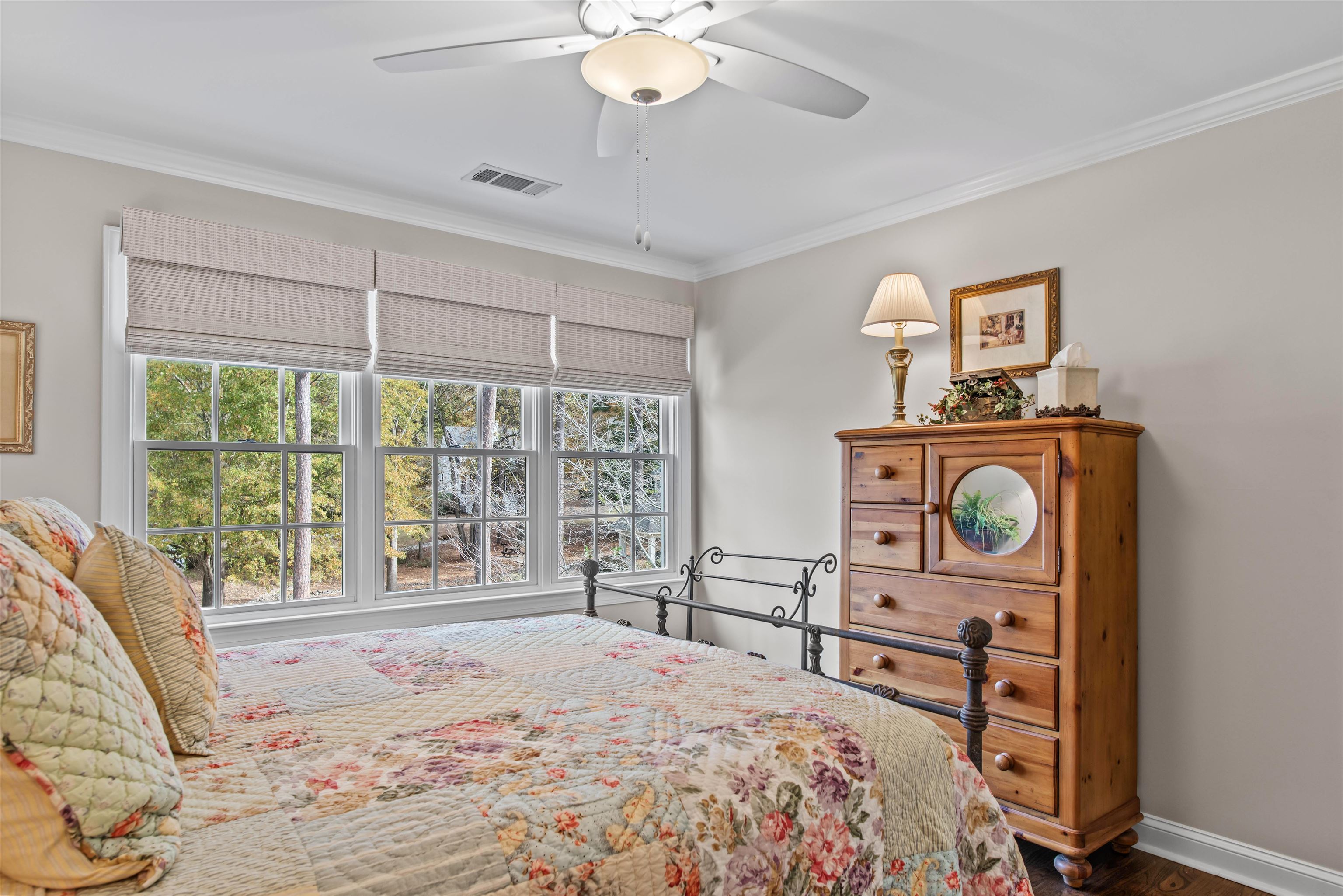 1090 VILLAGE LOOP