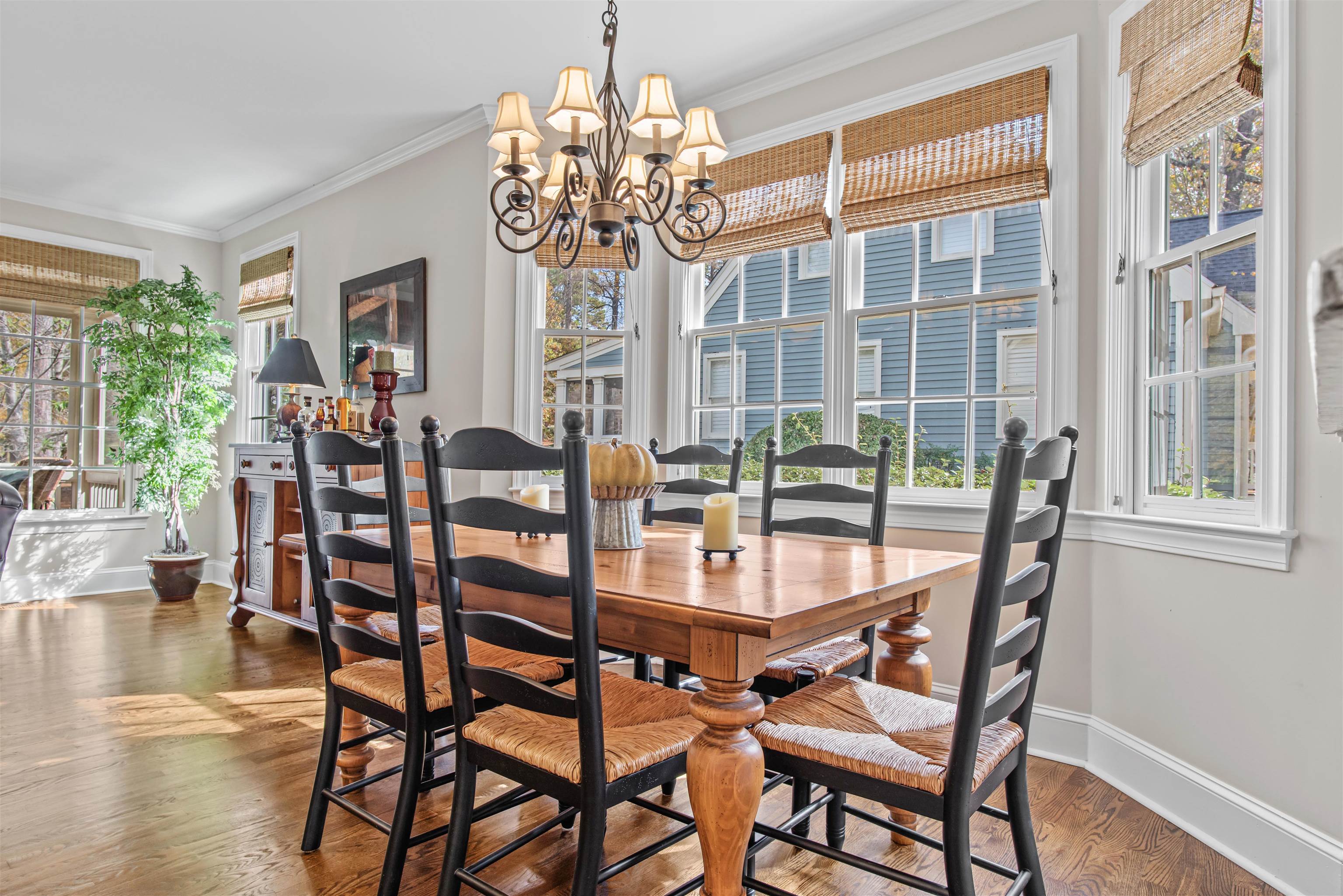 1090 VILLAGE LOOP