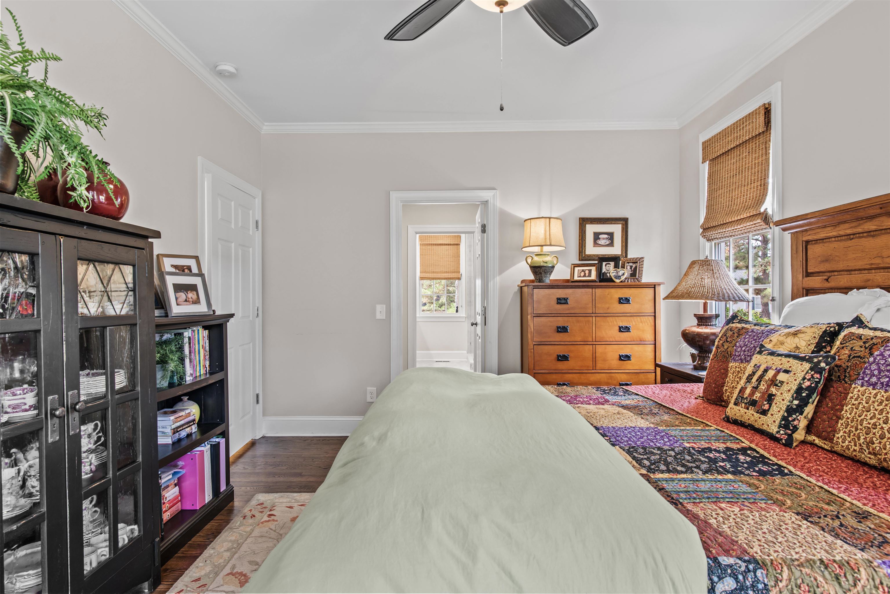 1090 VILLAGE LOOP