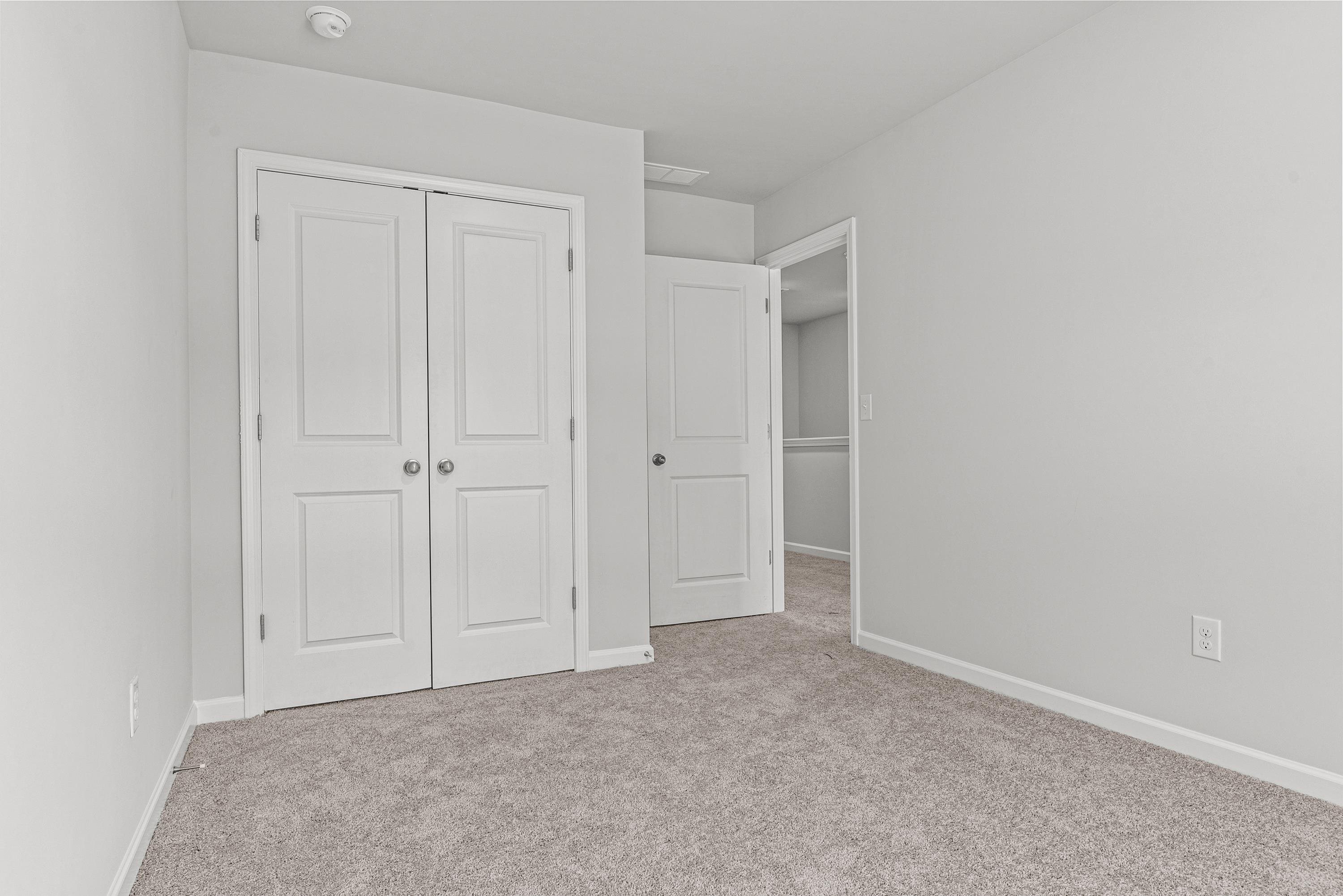 105 CRANE LANE Unit Building 10, Unit 2B