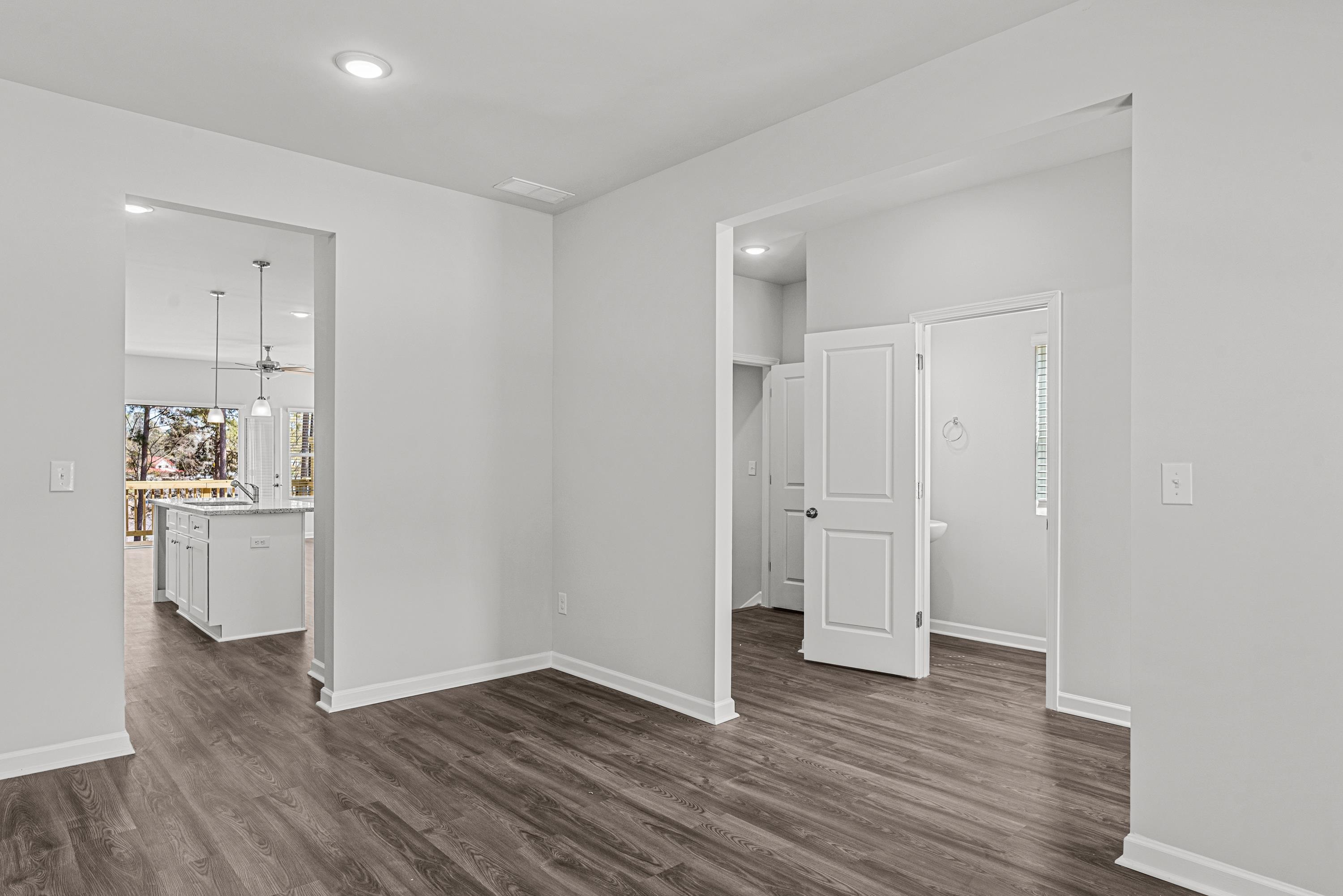 105 CRANE LANE Unit Building 10, Unit 2B