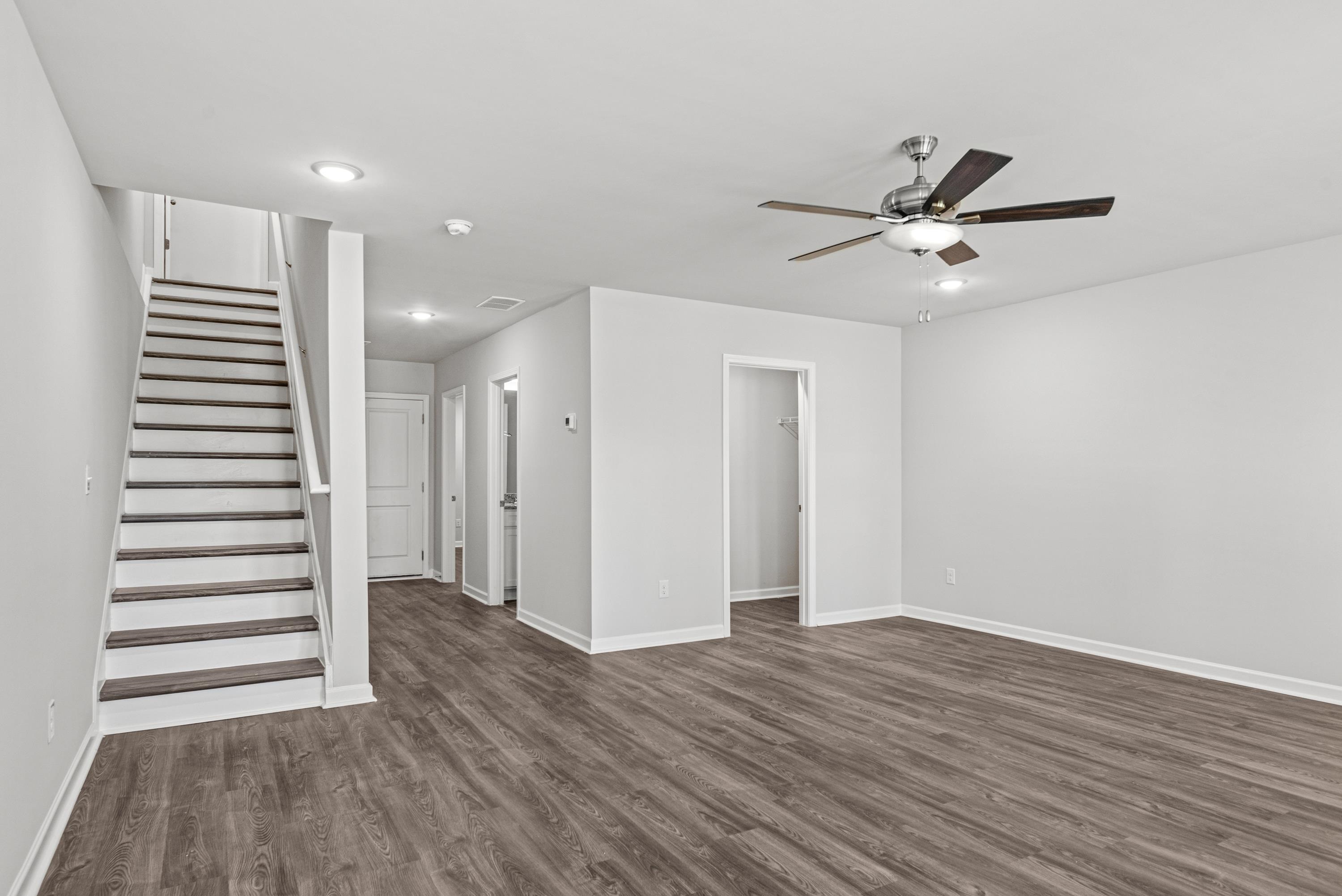 105 CRANE LANE Unit Building 10, Unit 2B