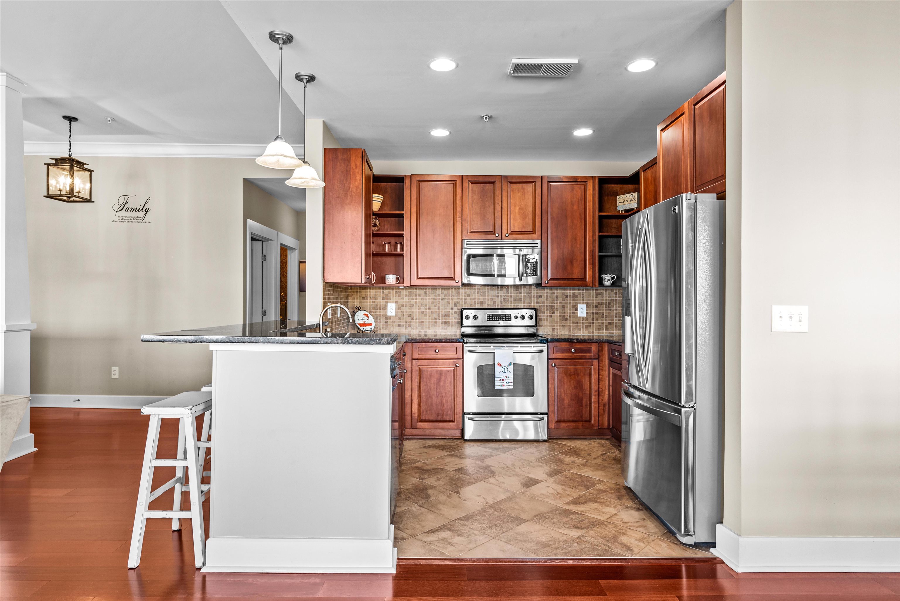 125 SOUTH BAY ROAD Unit Unit 204