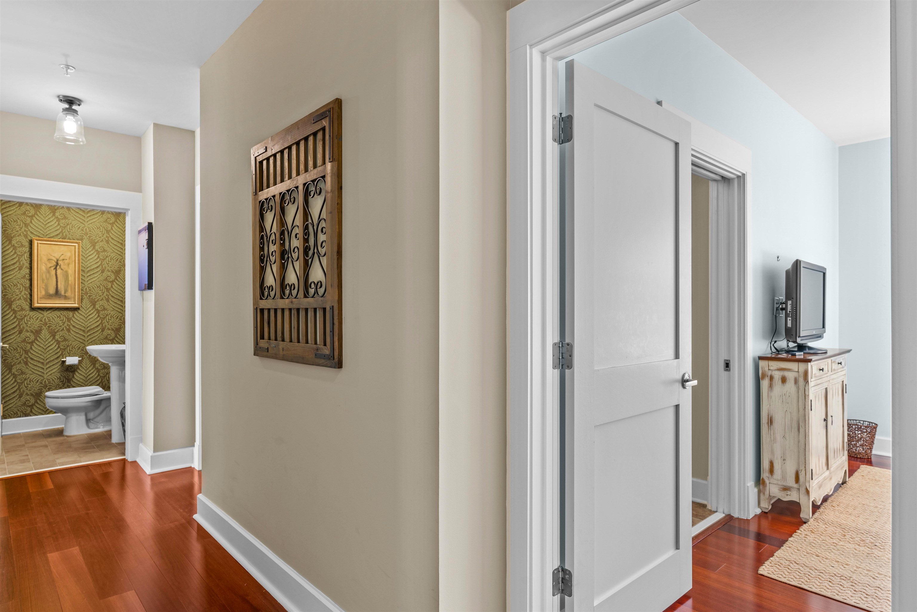 125 SOUTH BAY ROAD Unit Unit 204