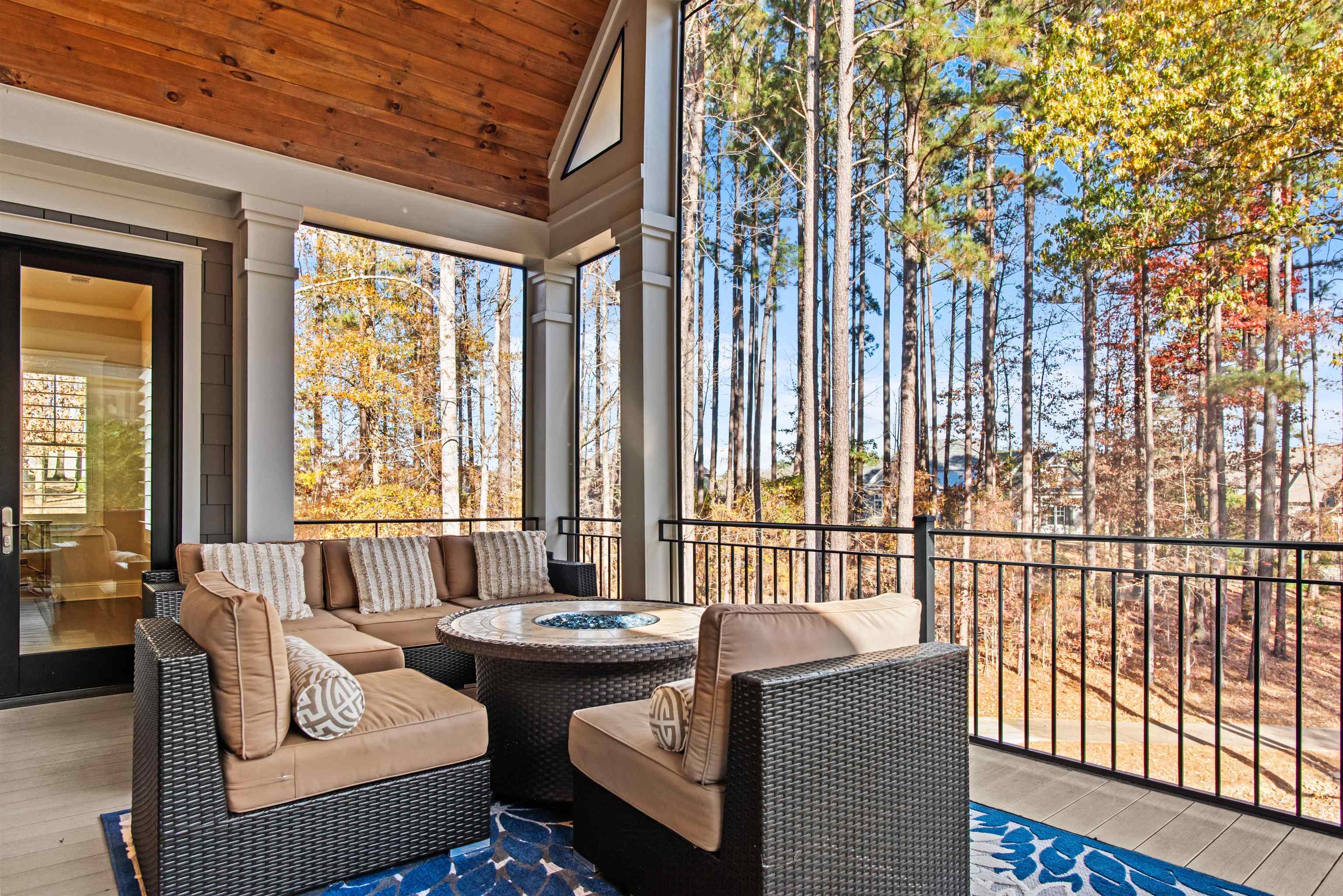 1011 RIDGE GROVE