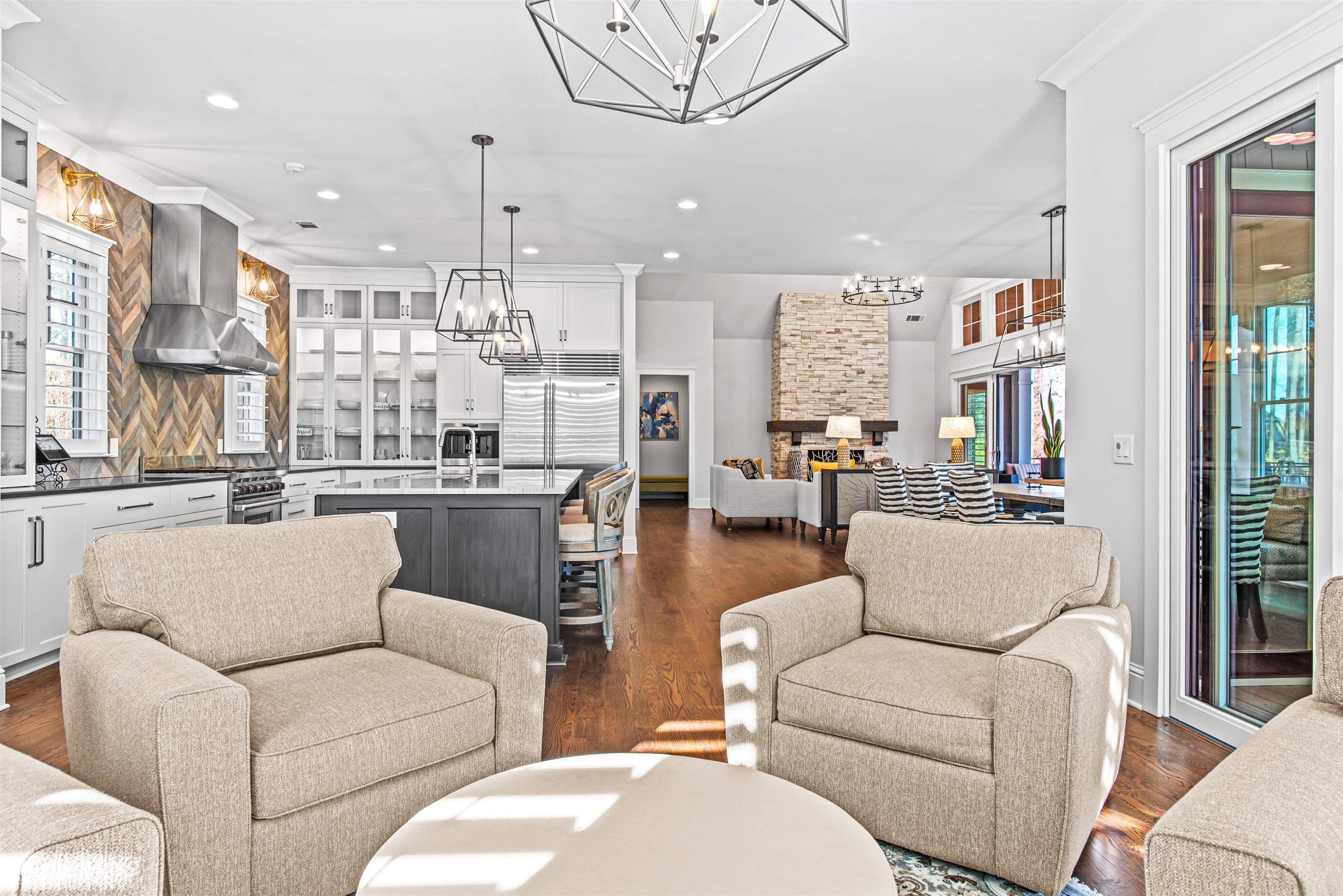 1011 RIDGE GROVE