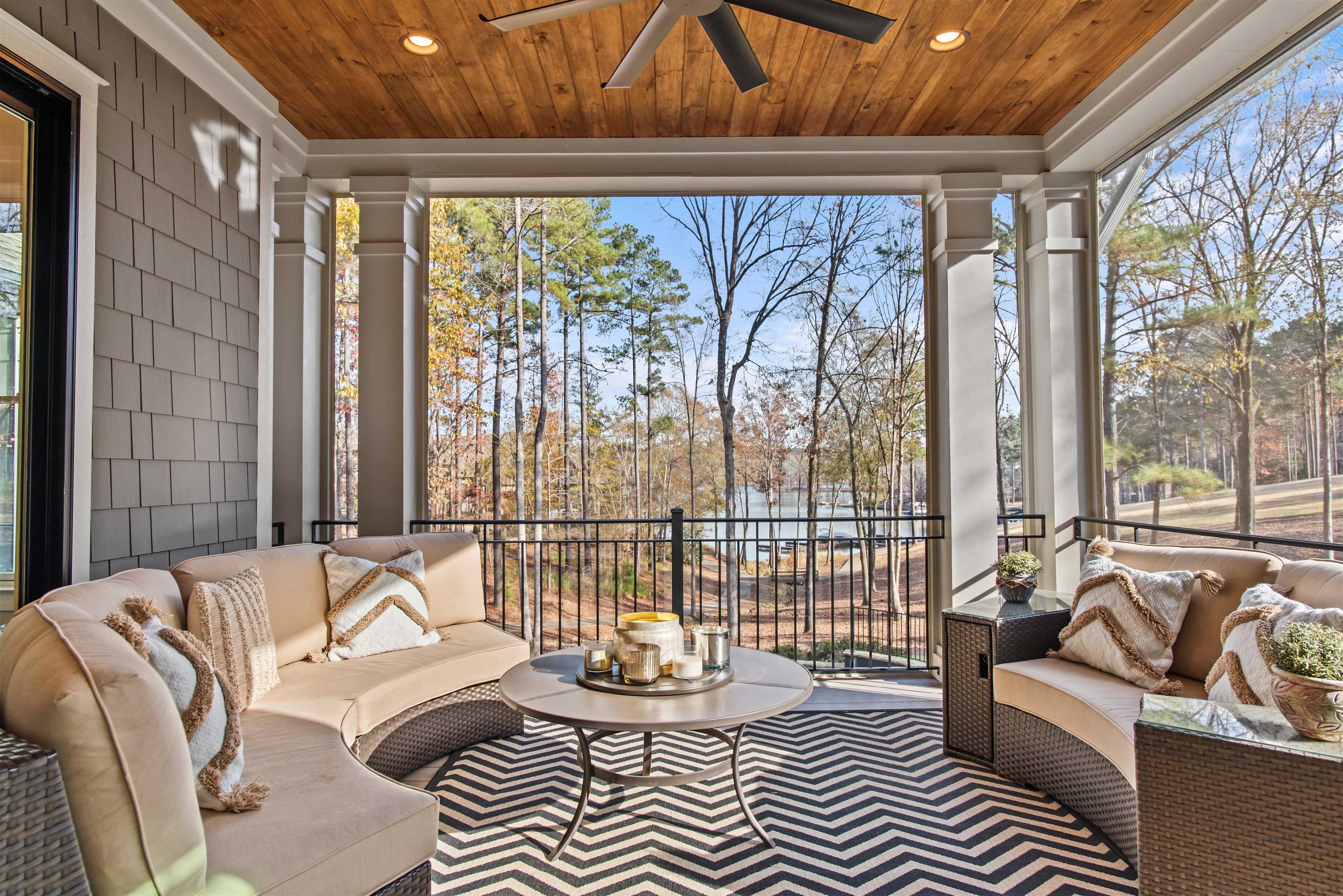 1011 RIDGE GROVE