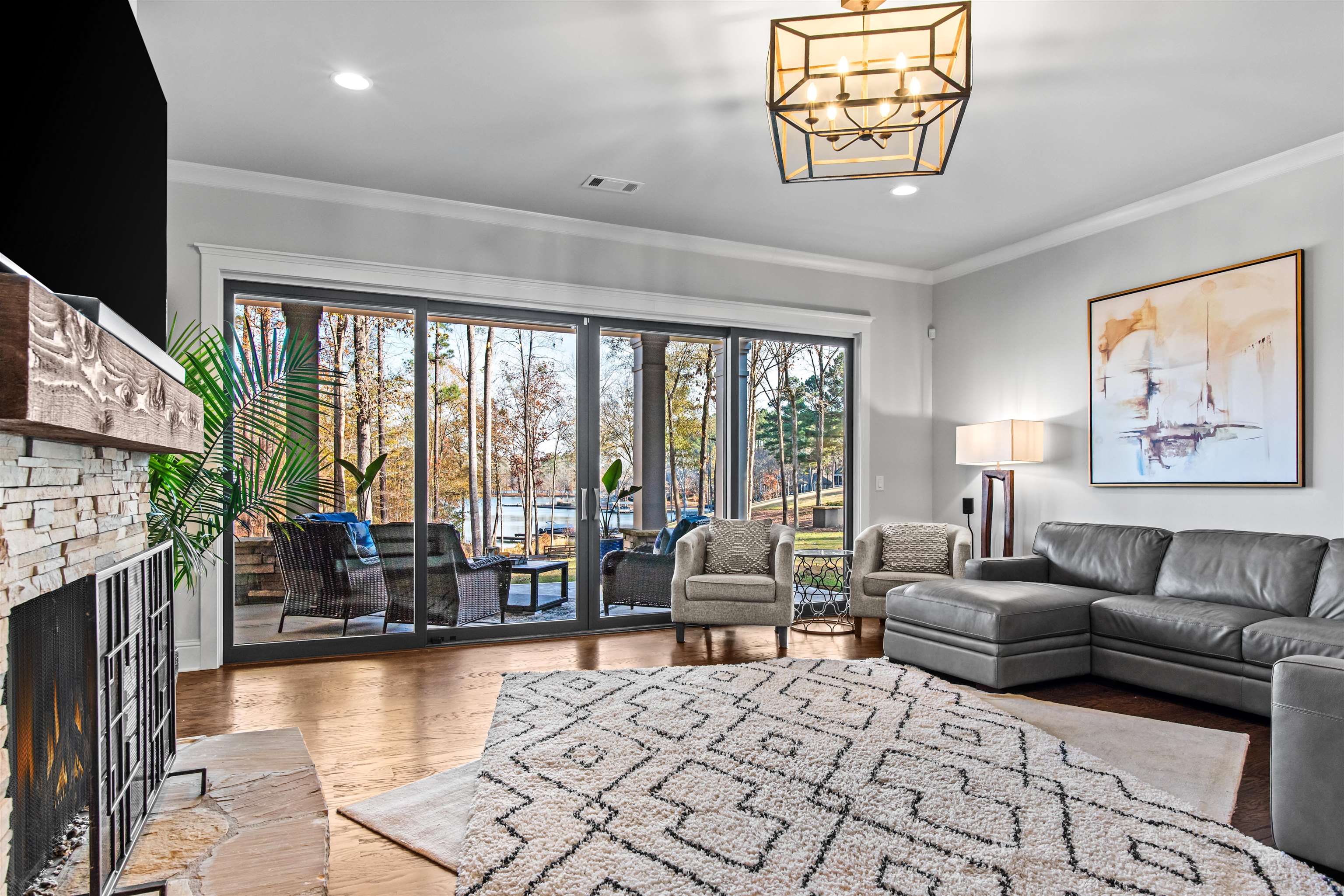 1011 RIDGE GROVE