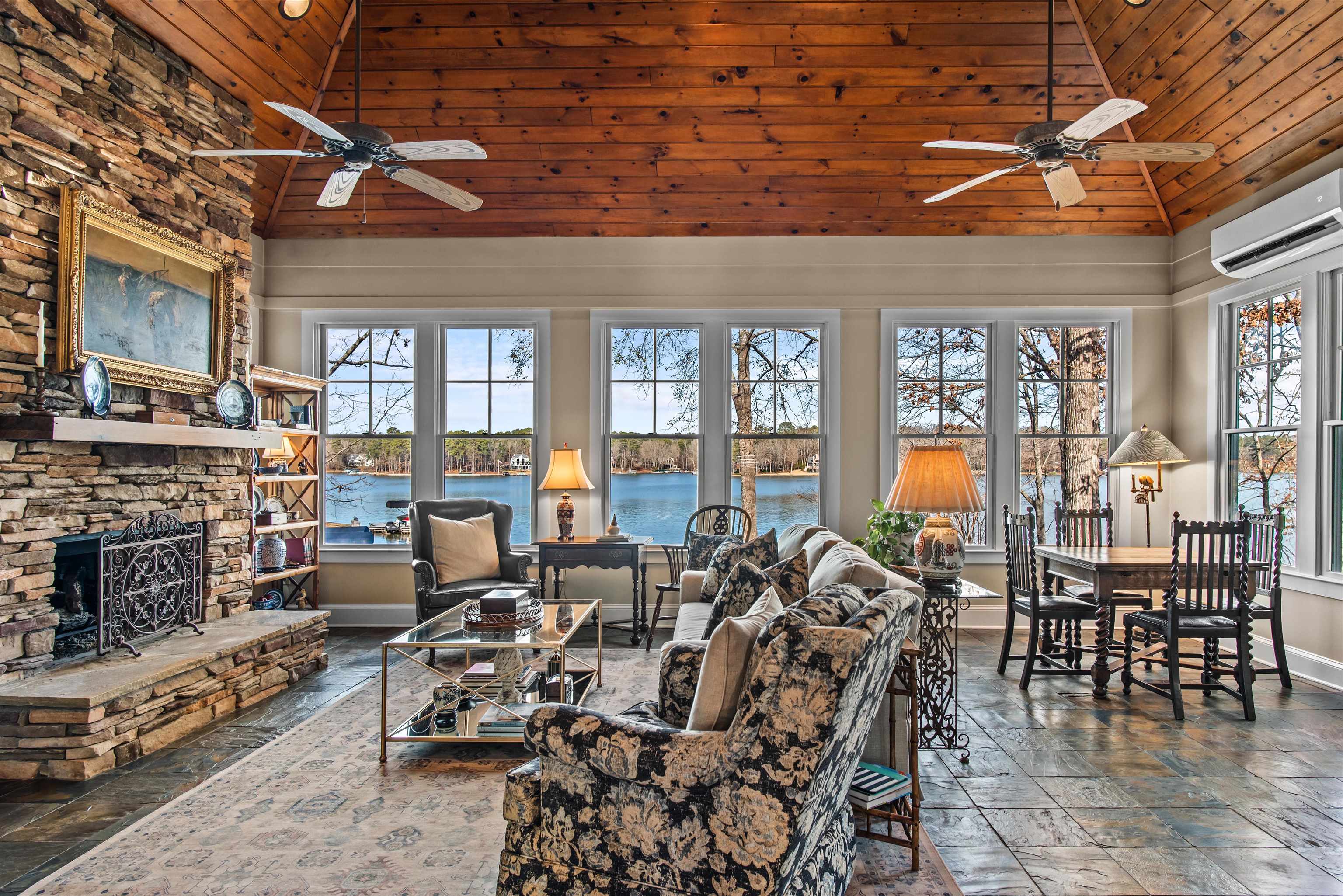1290 LAKE CLUB DRIVE