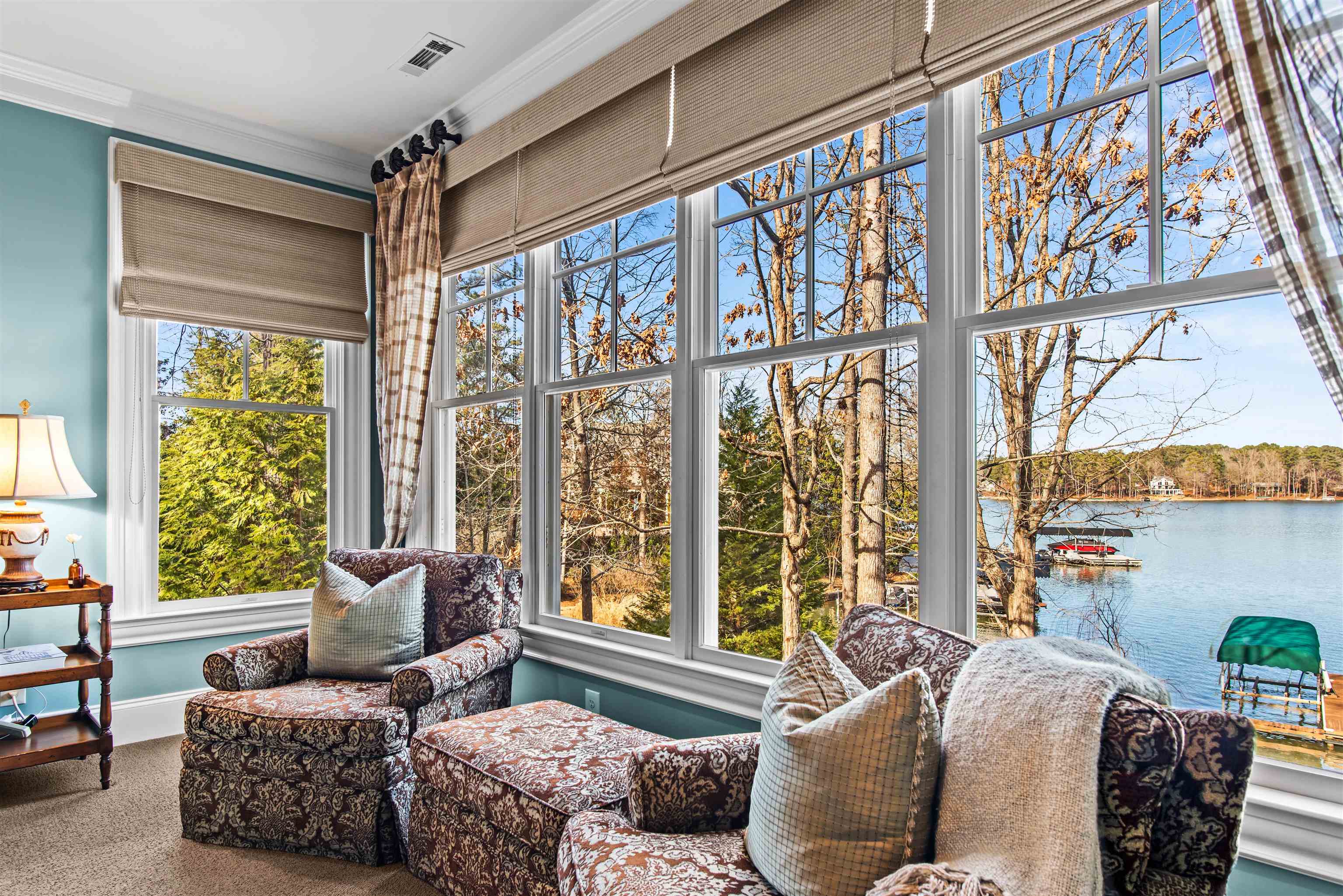 1290 LAKE CLUB DRIVE