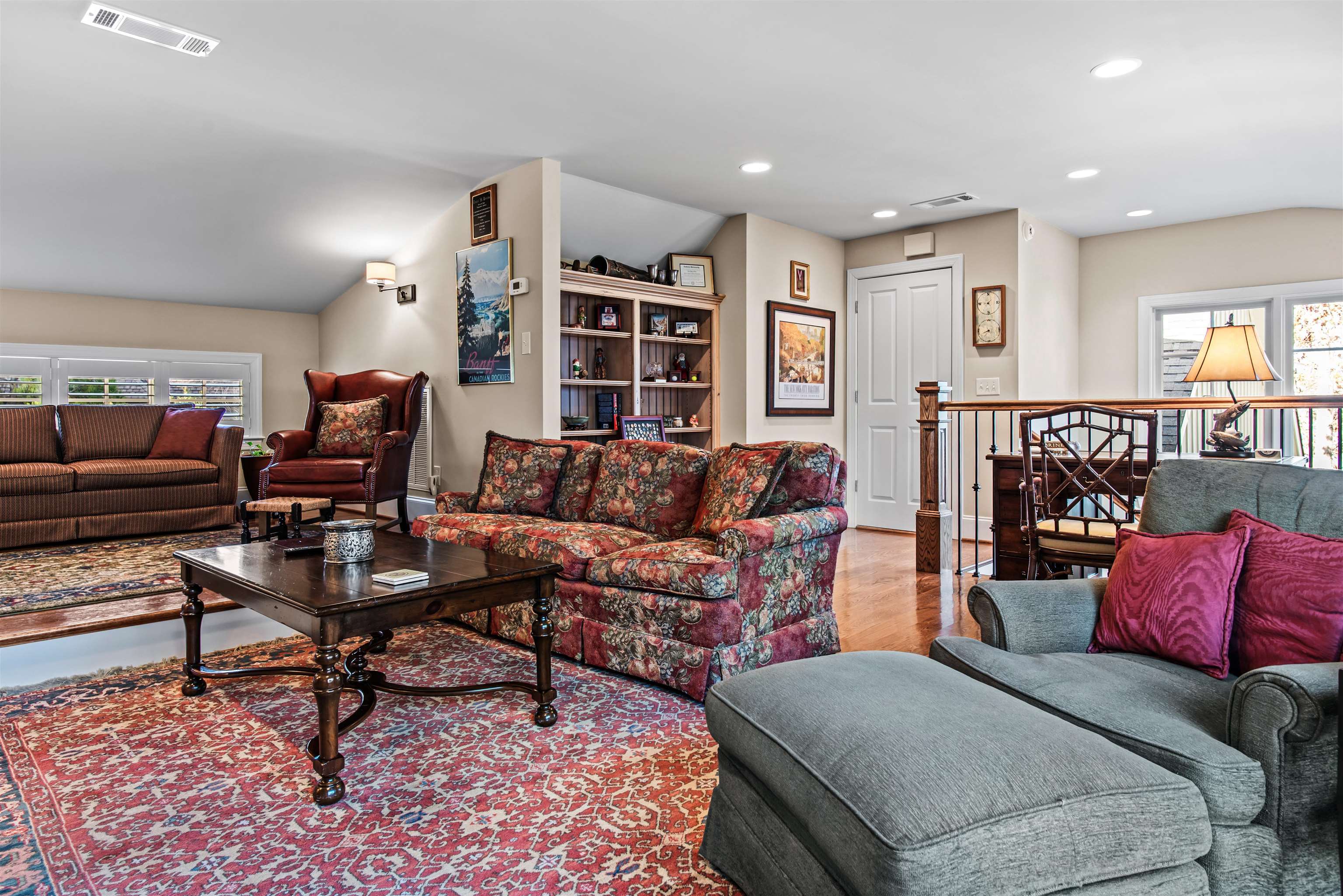 1290 LAKE CLUB DRIVE