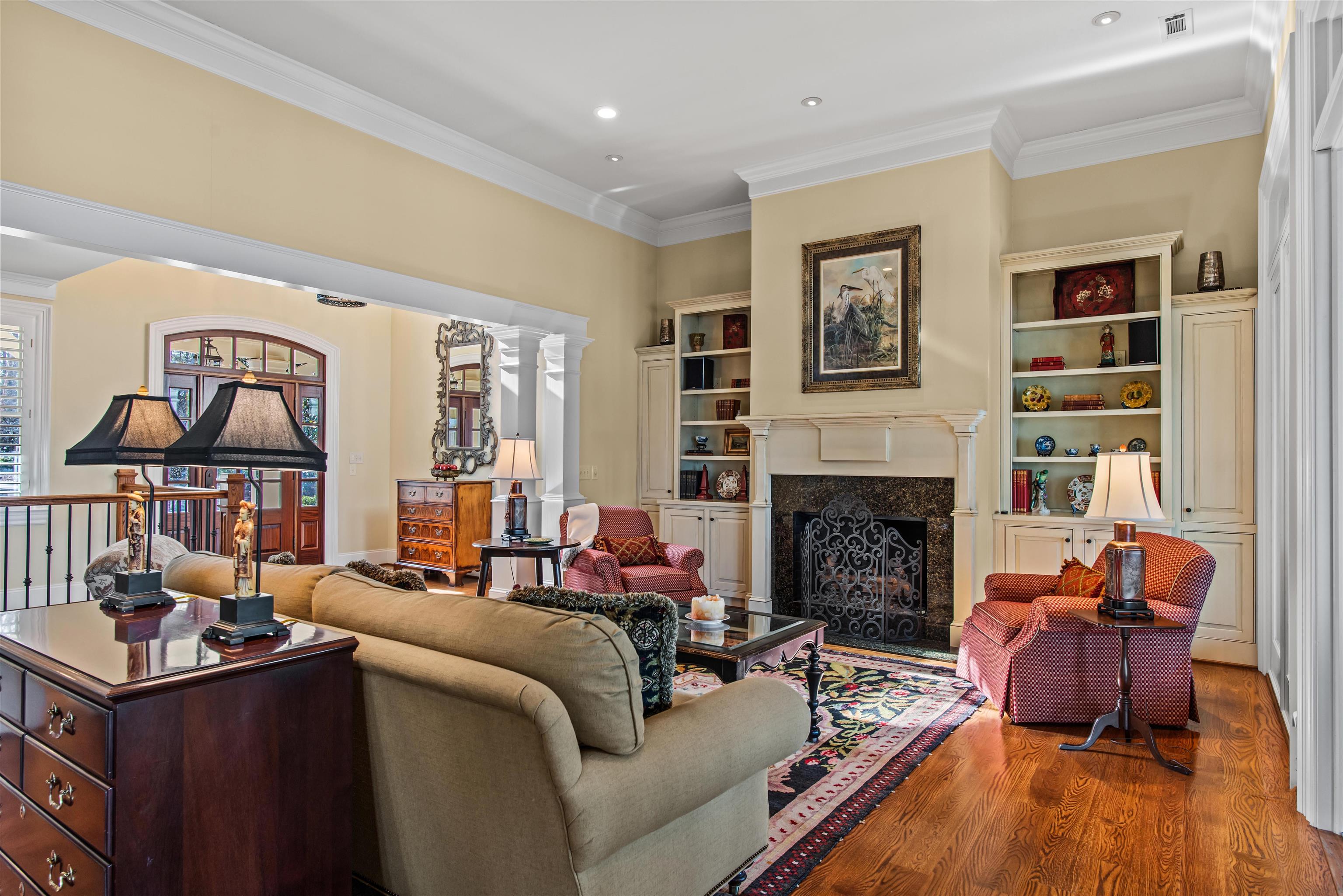 1290 LAKE CLUB DRIVE