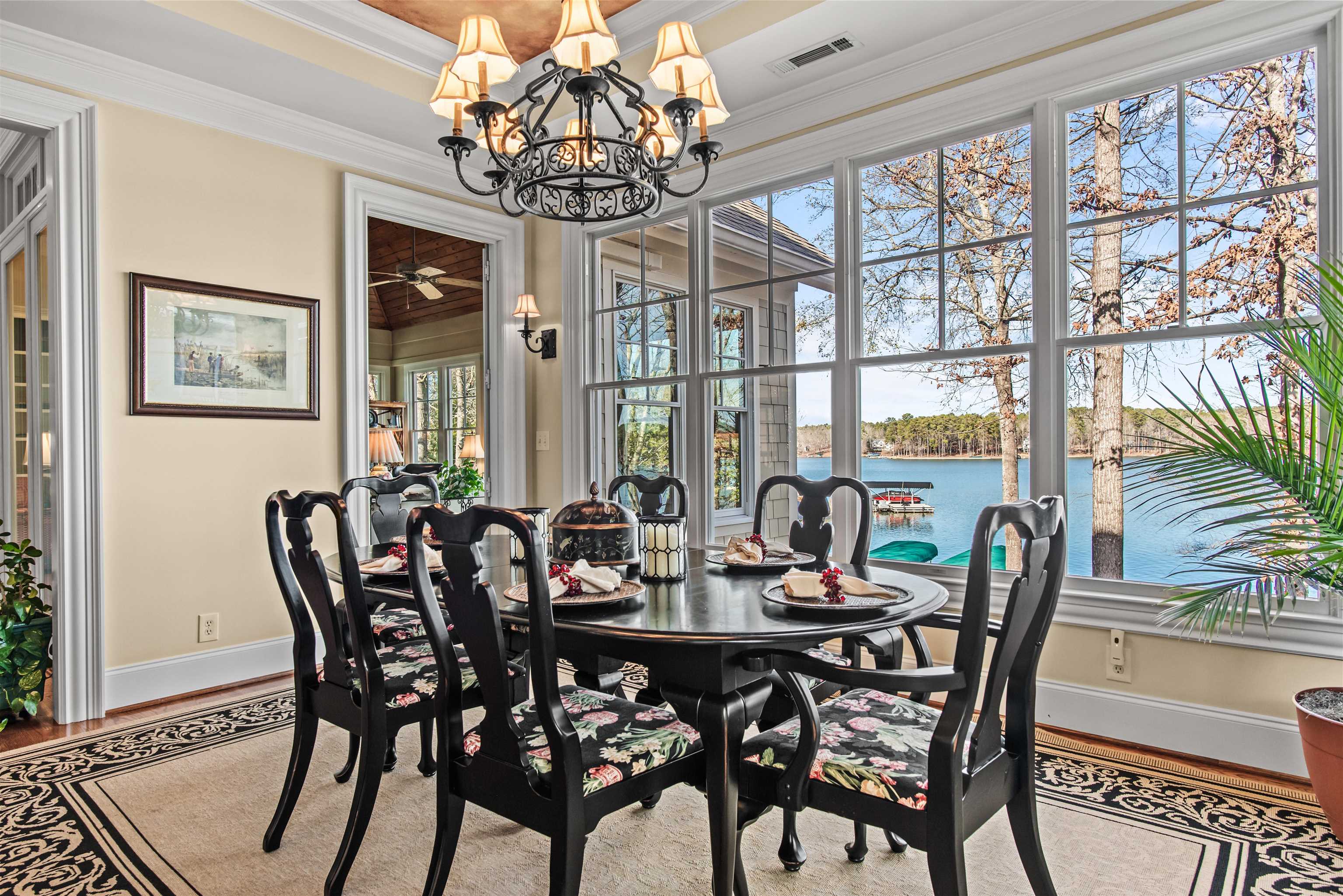 1290 LAKE CLUB DRIVE