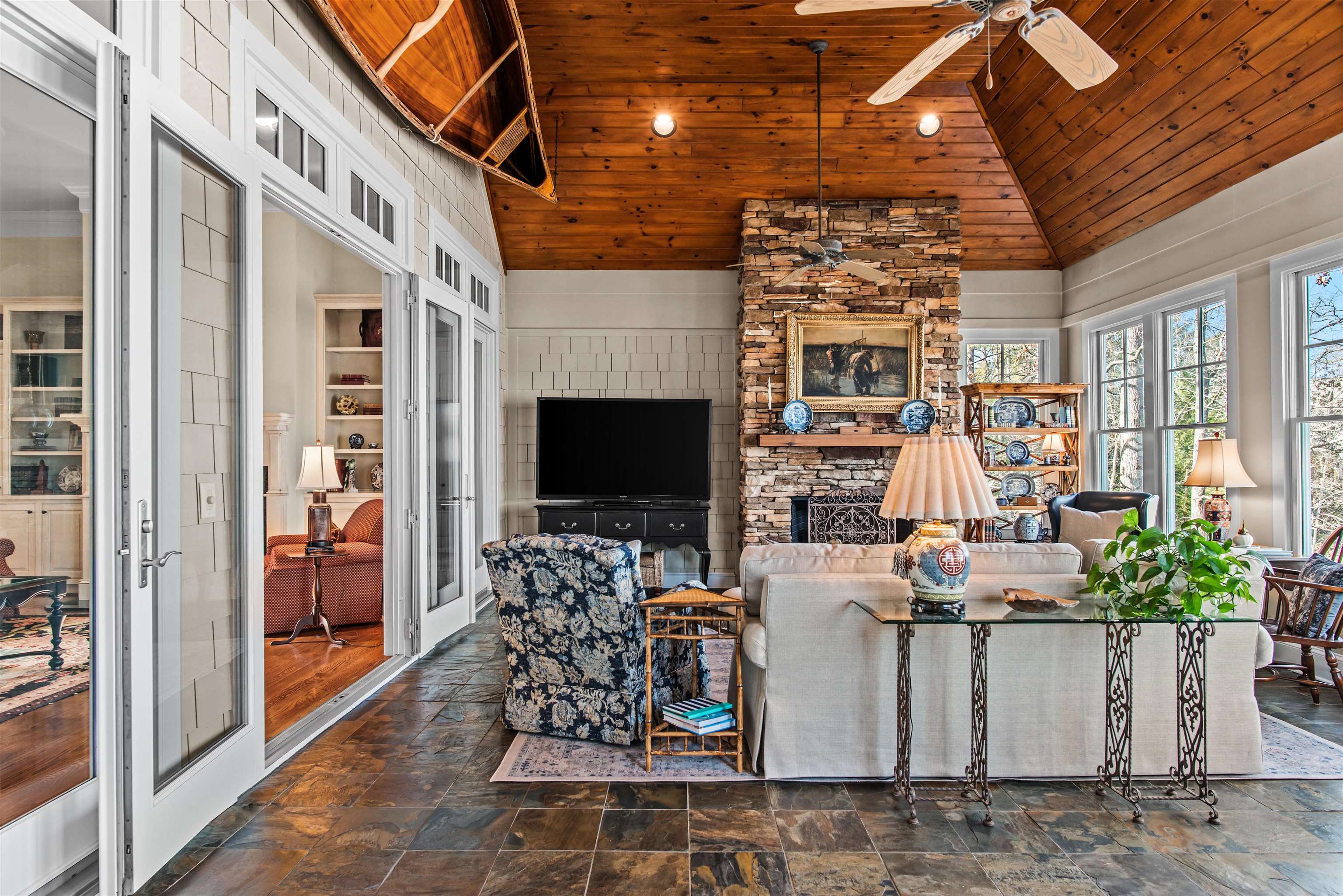 1290 LAKE CLUB DRIVE