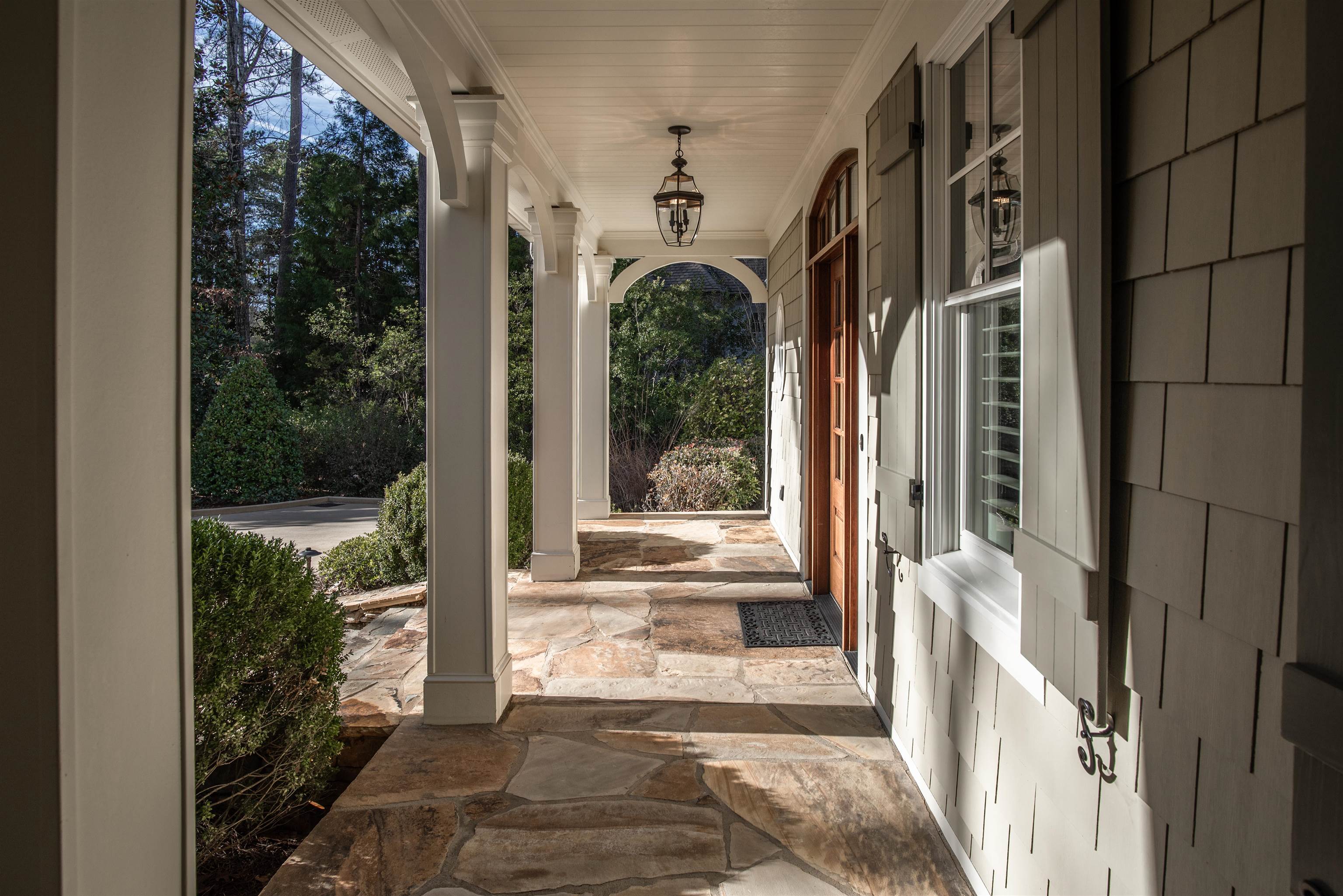 1290 LAKE CLUB DRIVE