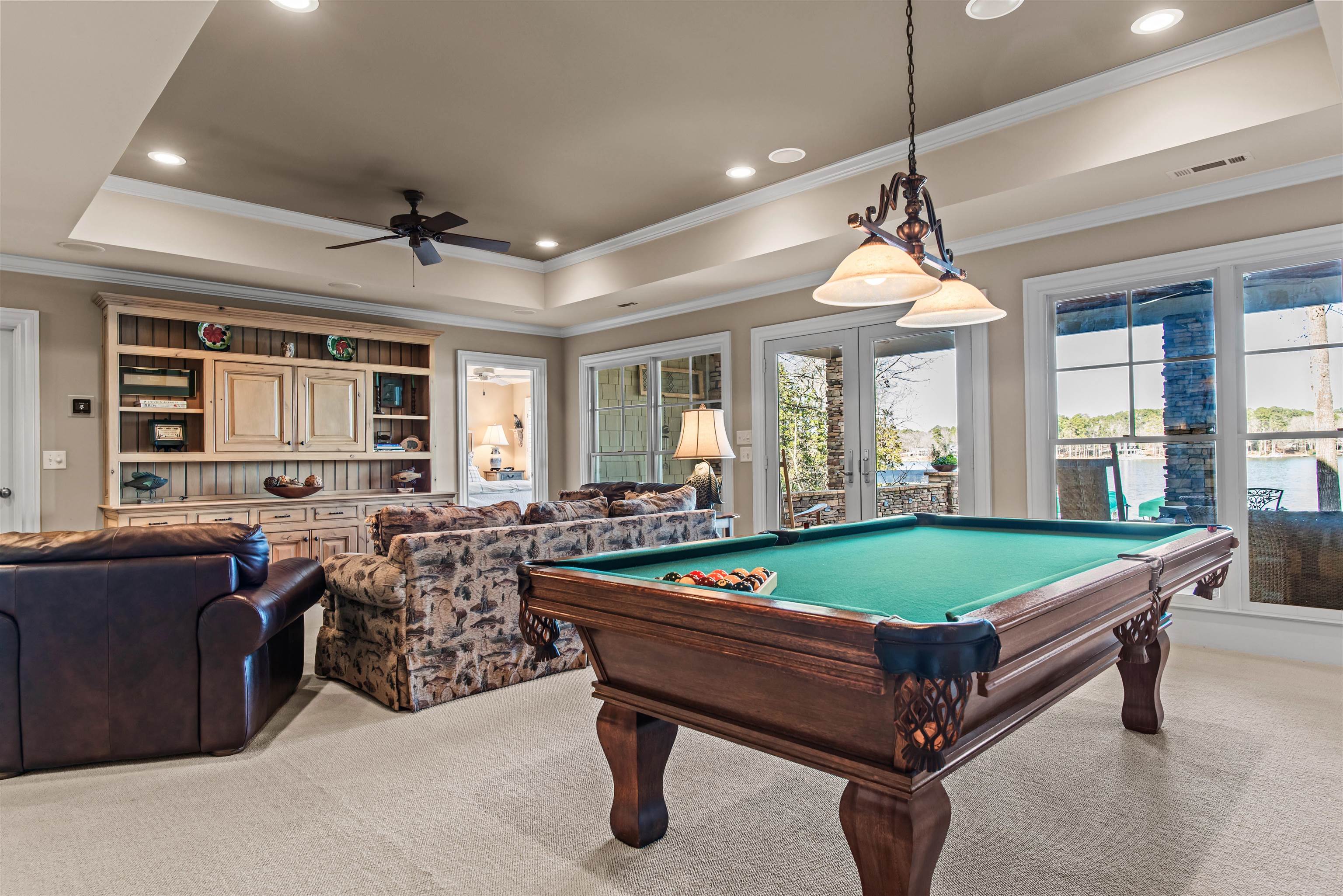 1290 LAKE CLUB DRIVE