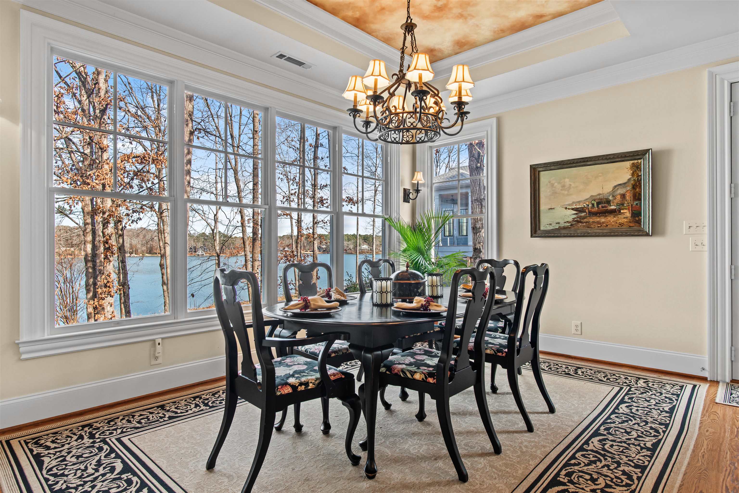 1290 LAKE CLUB DRIVE