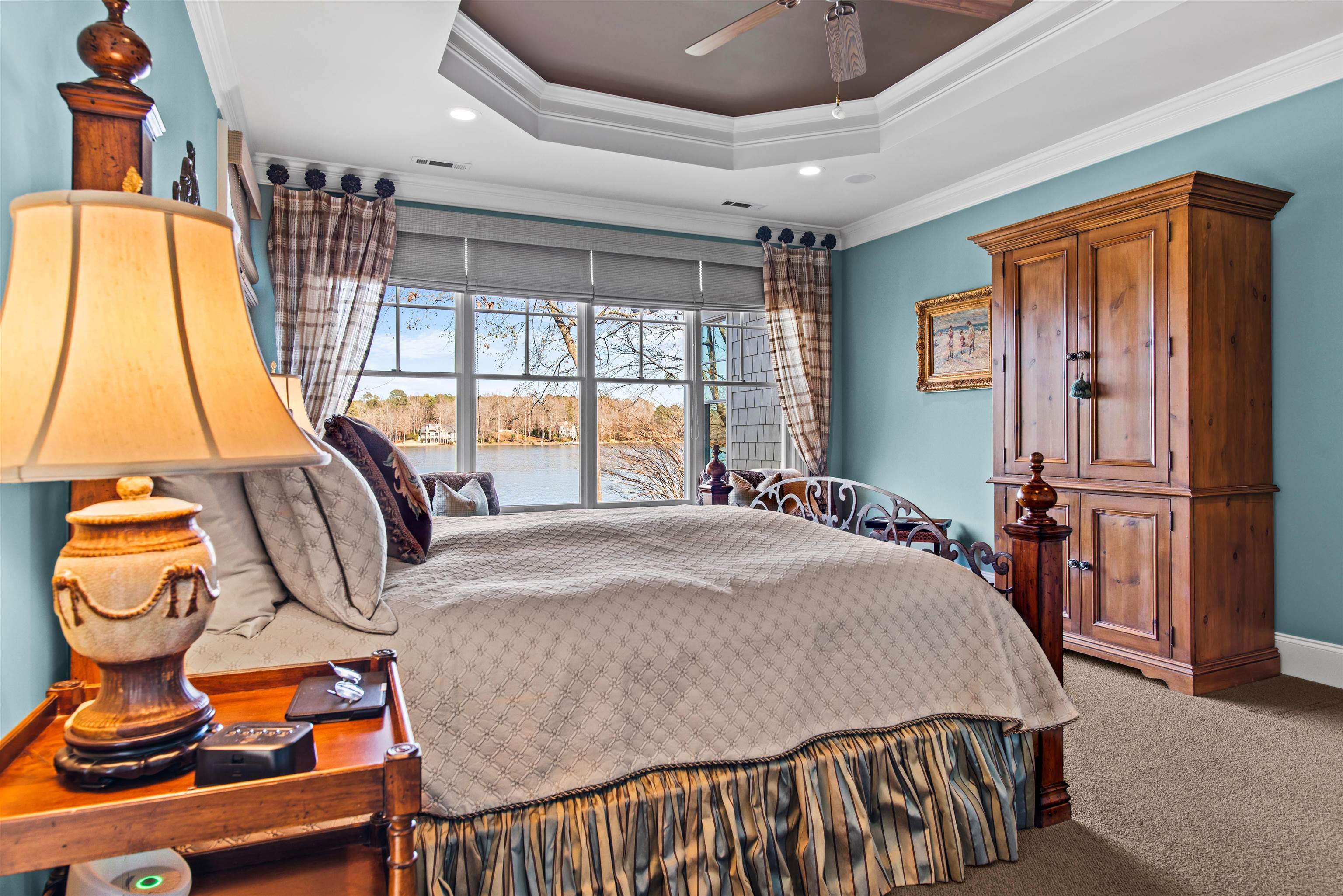 1290 LAKE CLUB DRIVE