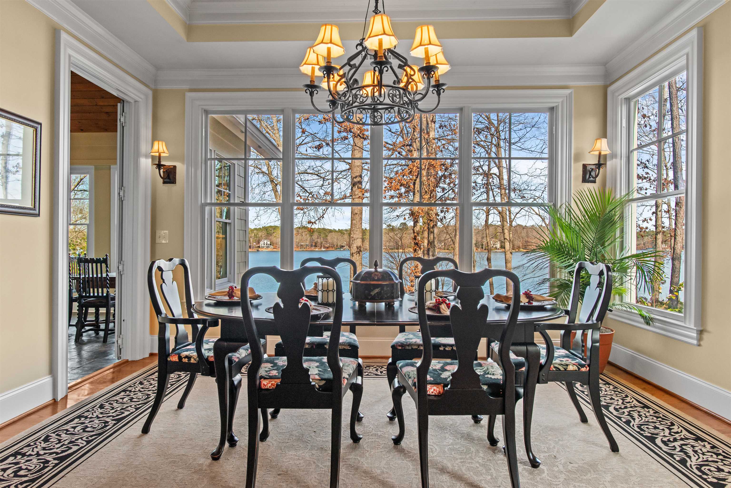 1290 LAKE CLUB DRIVE
