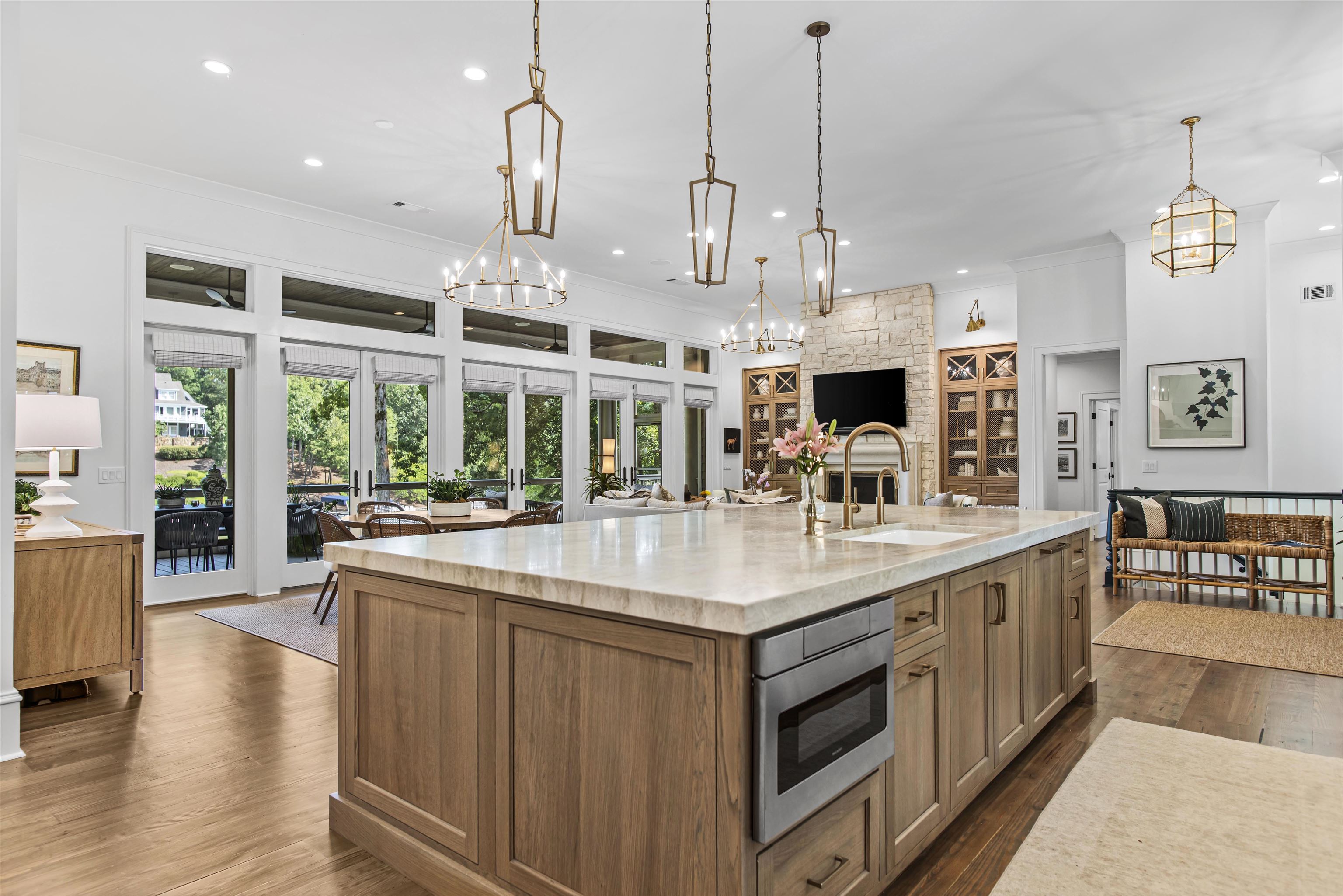 1170 DOGWOOD DRIVE