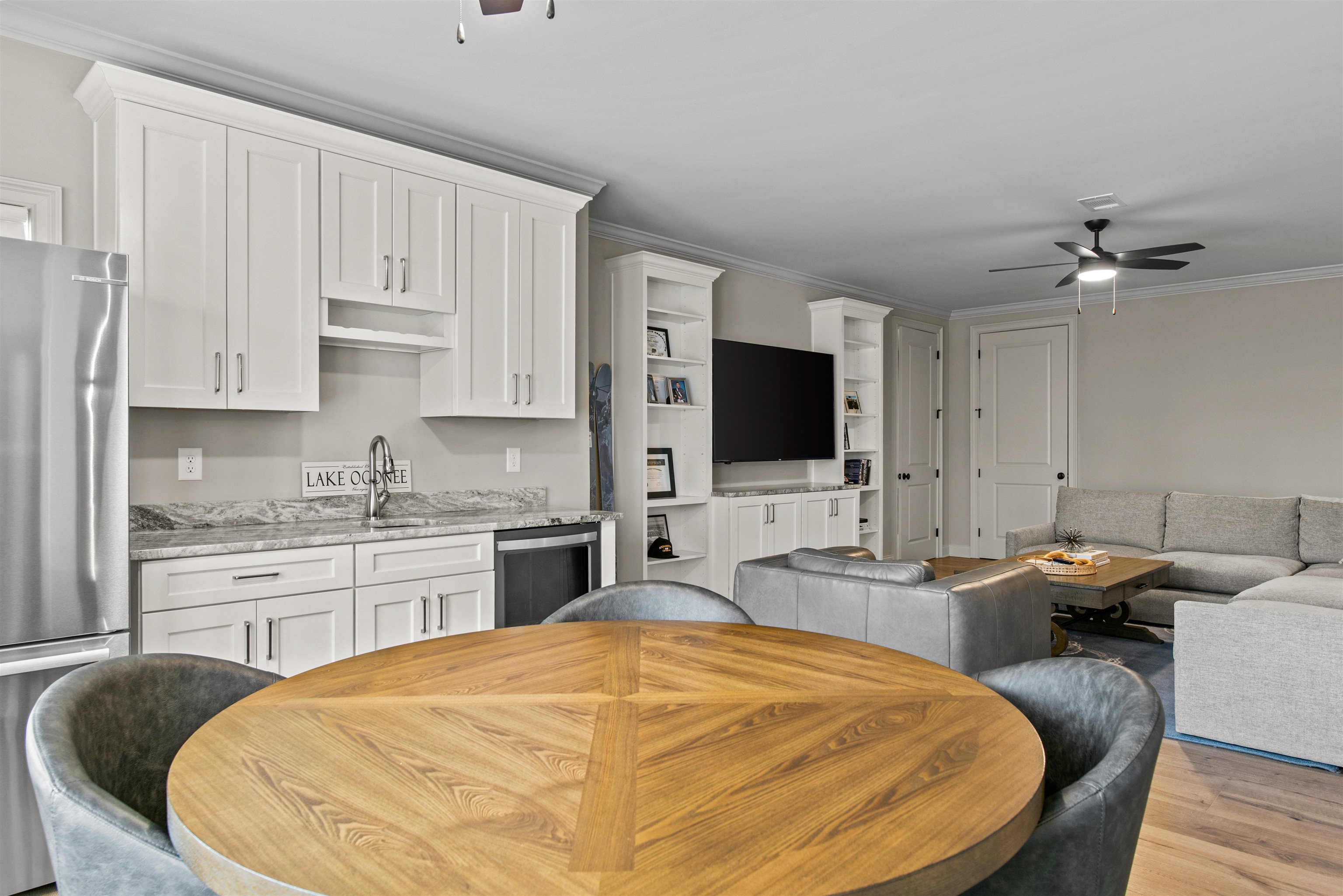 1010 KINGSFORD WAY