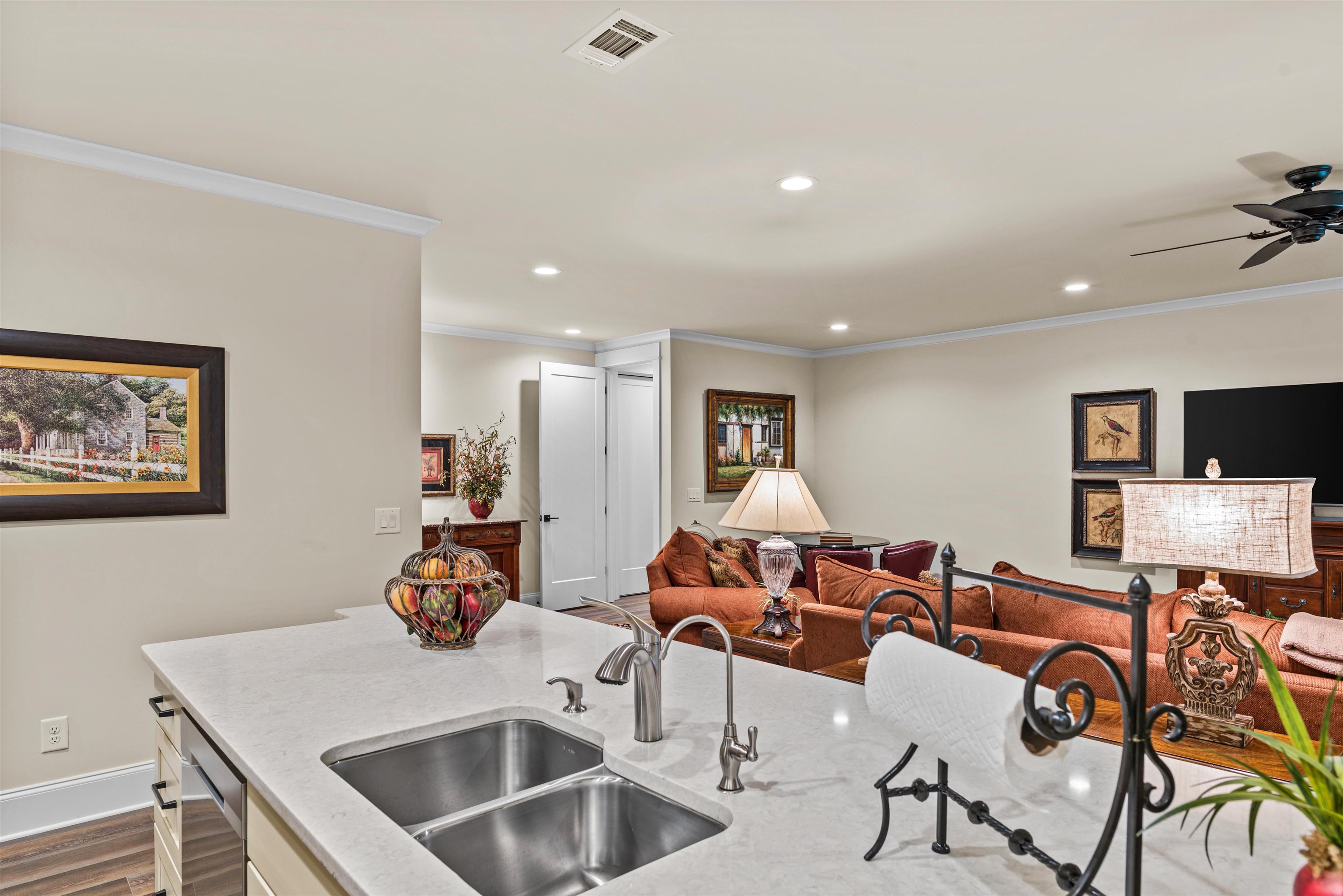 1131 CURTRIGHT PLACE