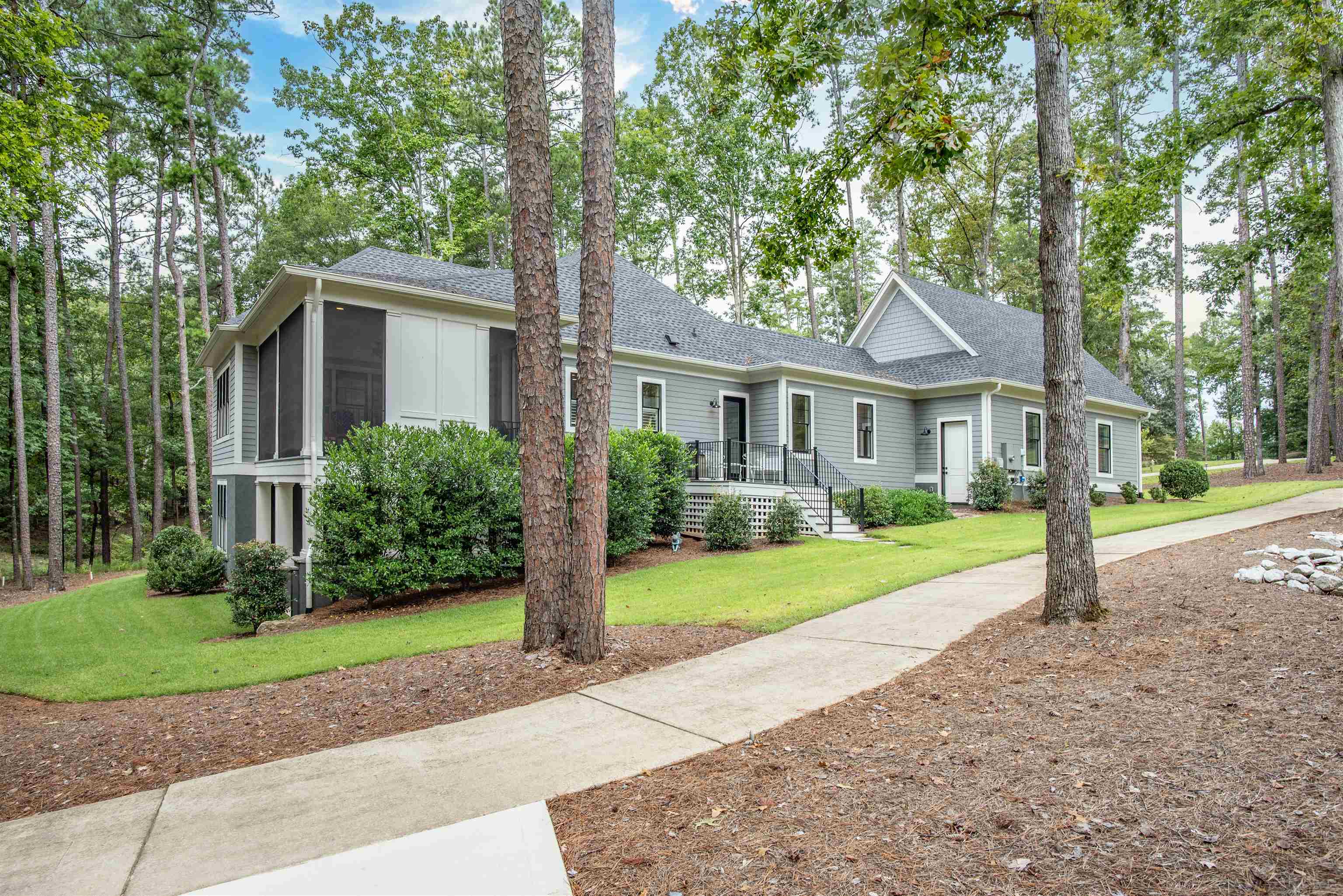 1131 CURTRIGHT PLACE