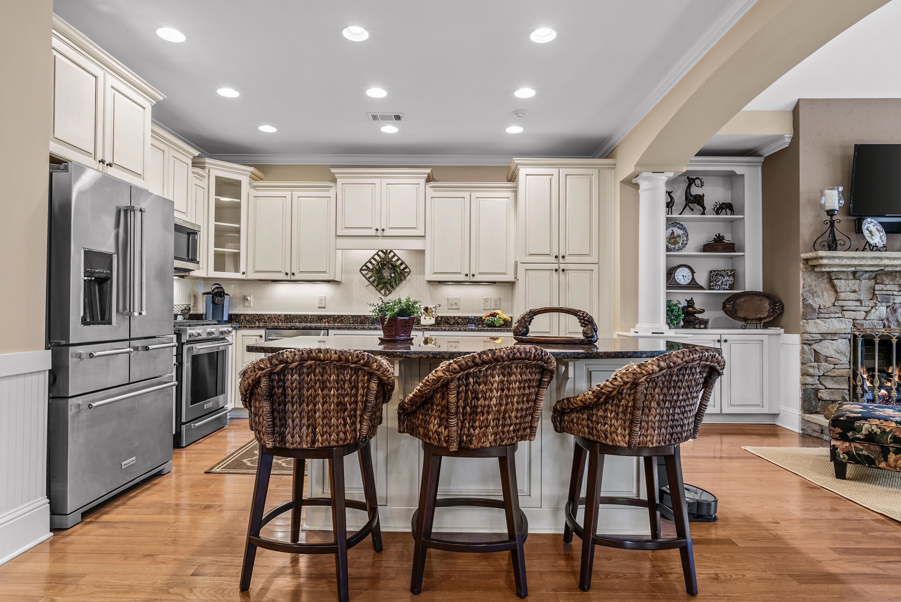 1141 REGENCY DRIVE