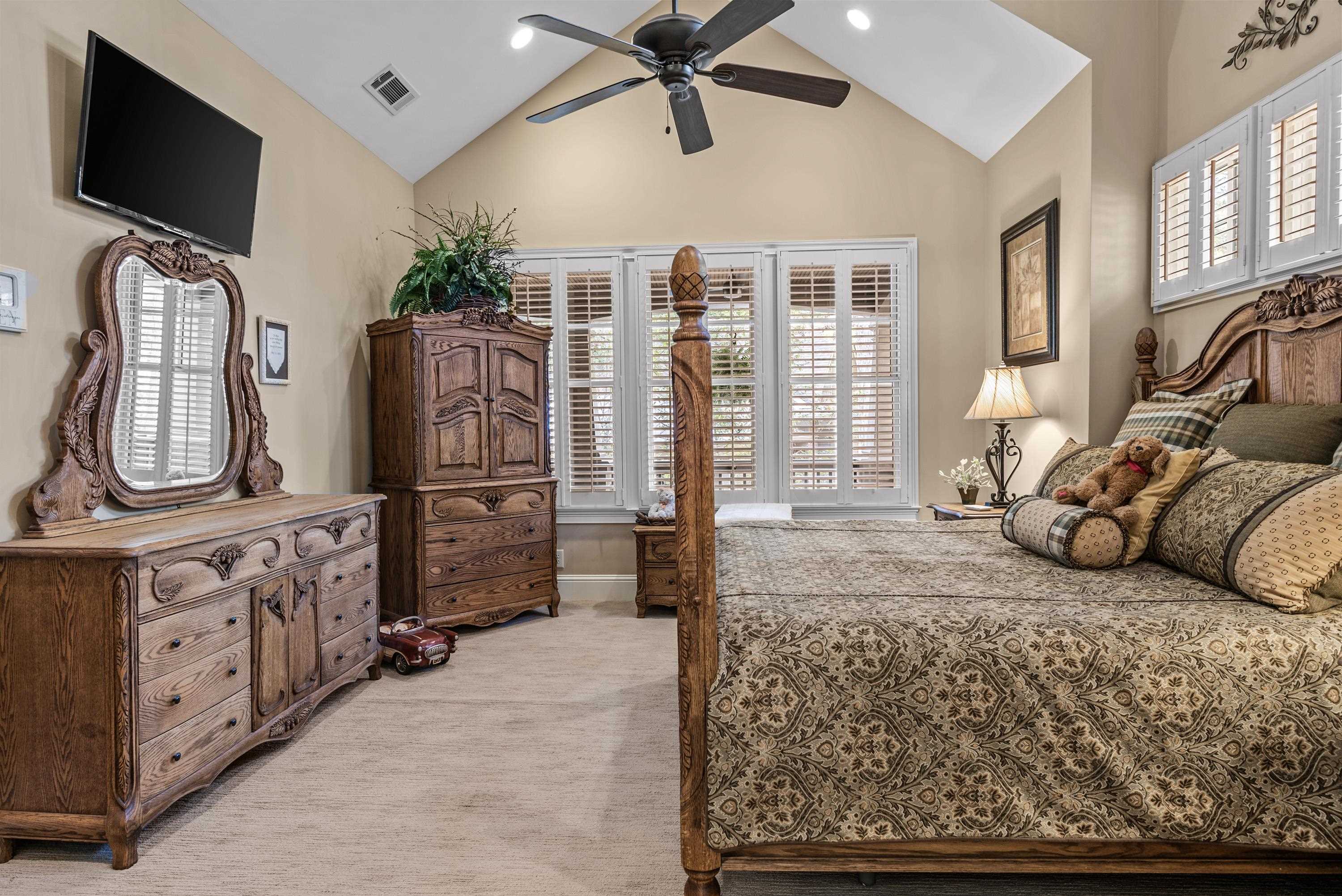 1141 REGENCY DRIVE