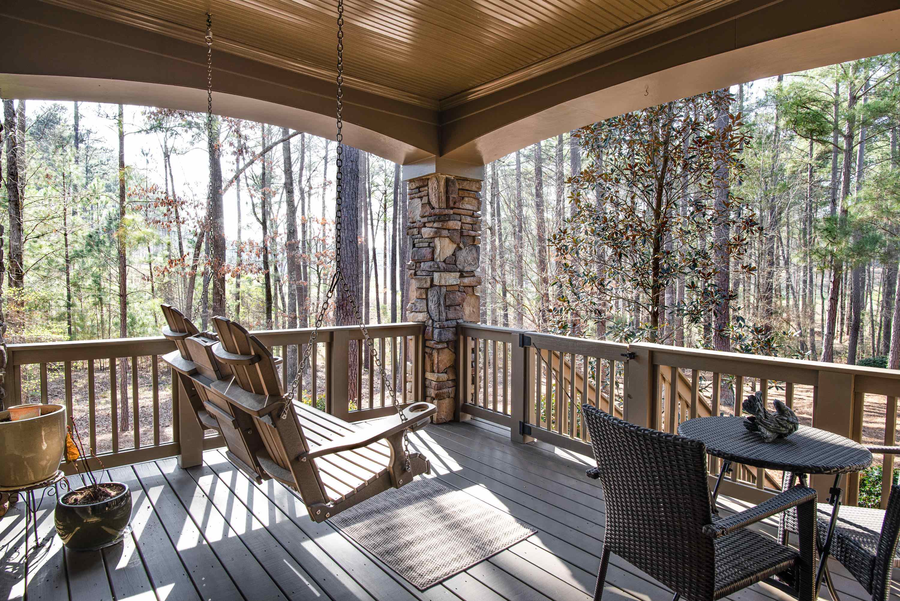 1141 REGENCY DRIVE