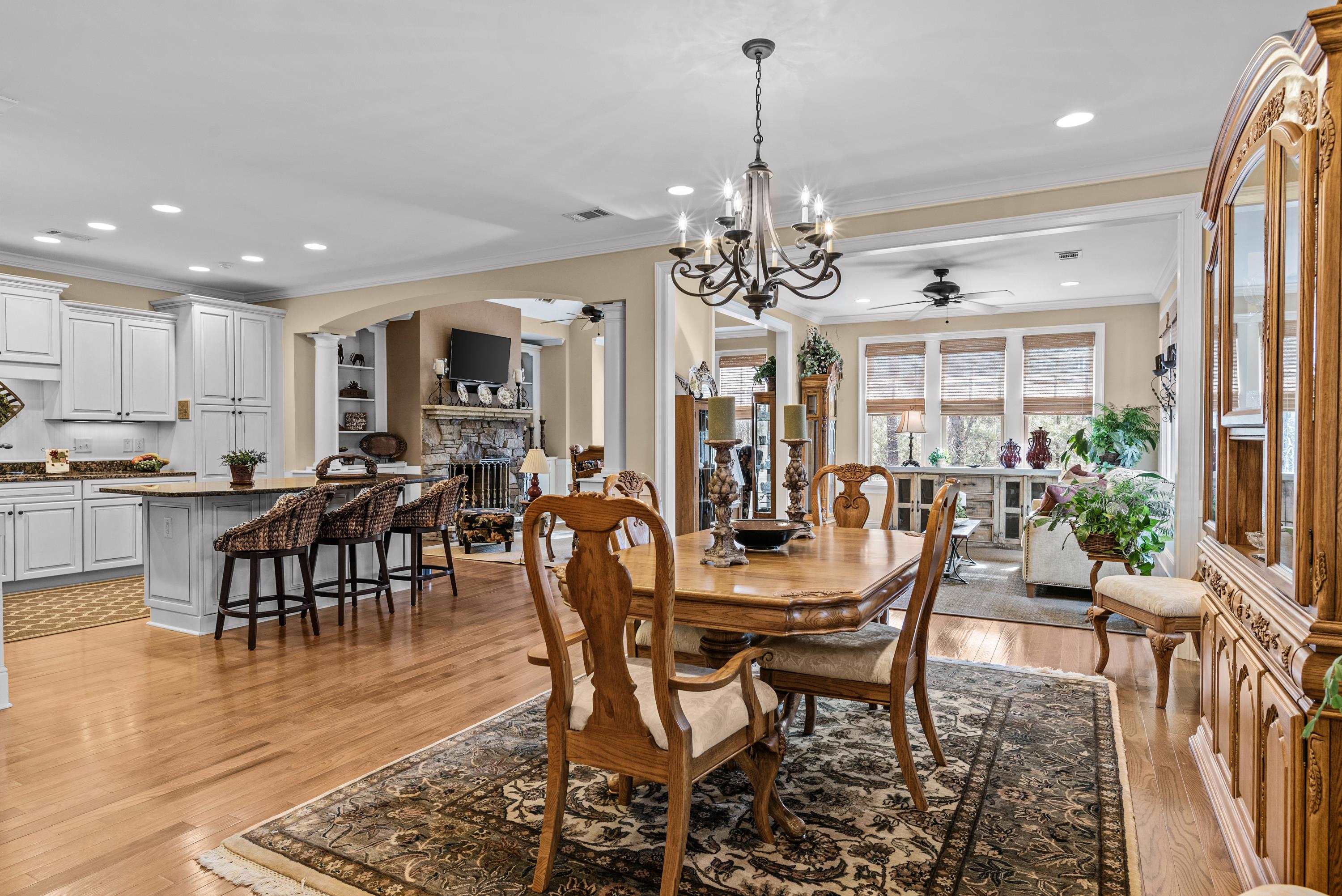 1141 REGENCY DRIVE