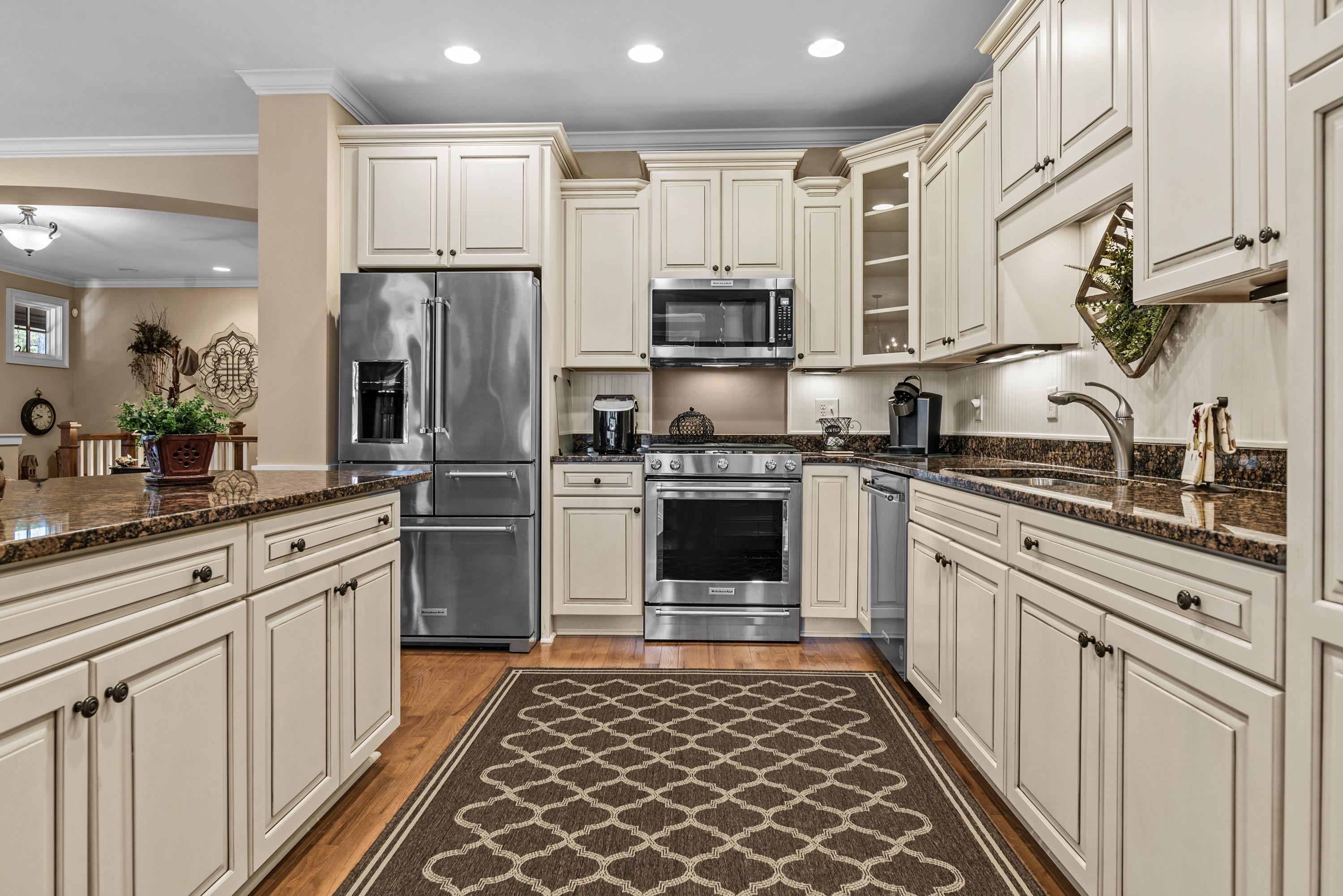 1141 REGENCY DRIVE