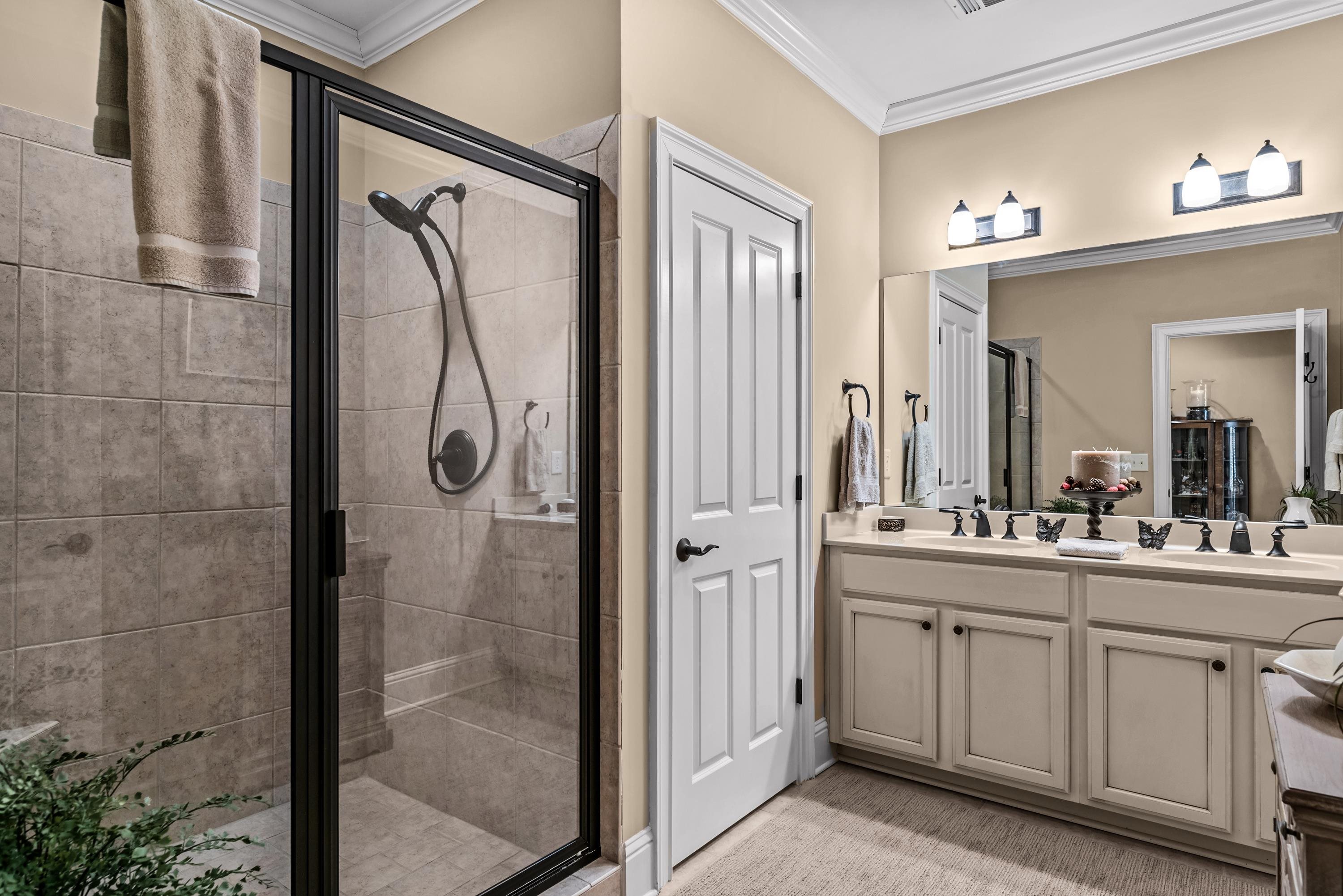 1141 REGENCY DRIVE