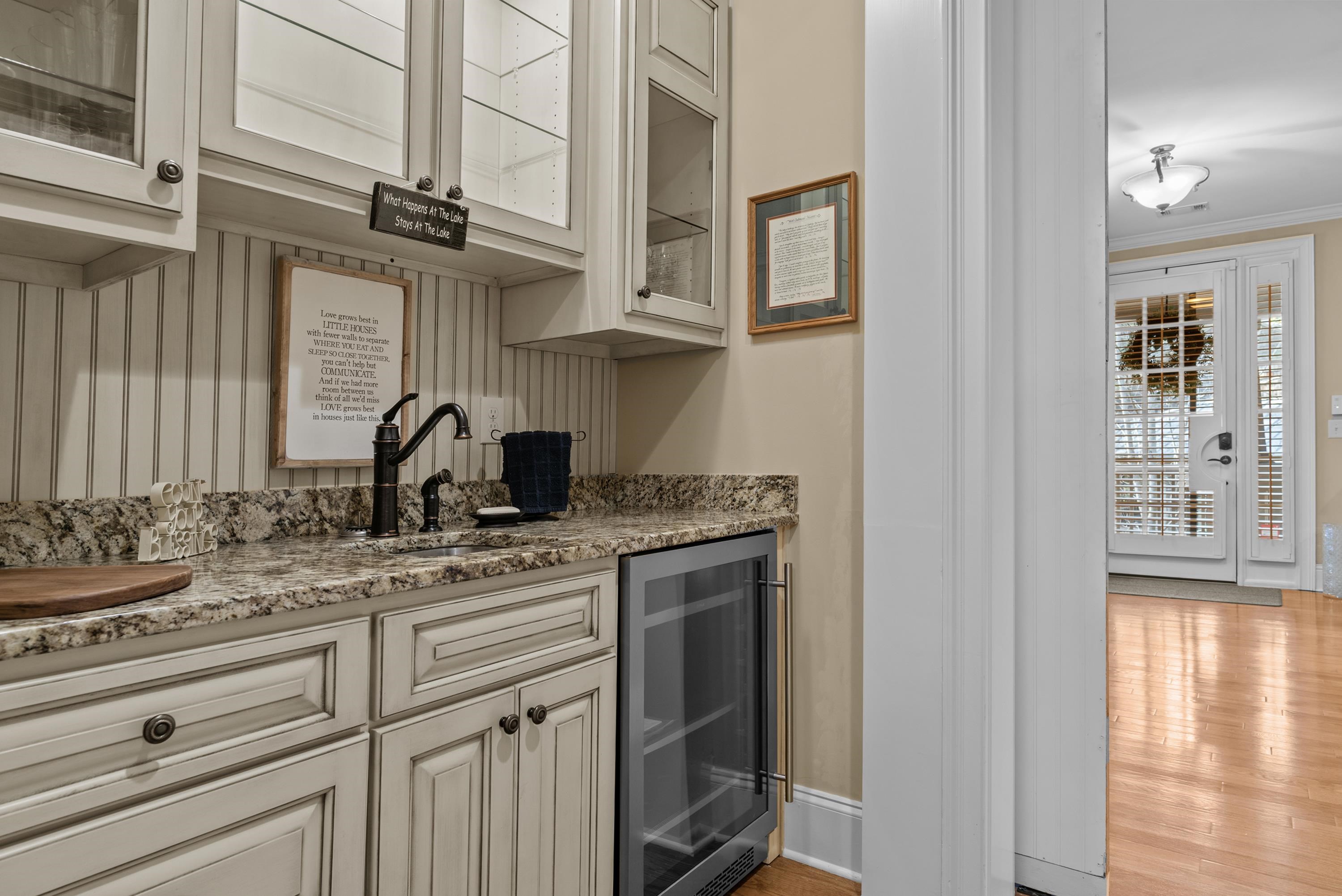 1141 REGENCY DRIVE