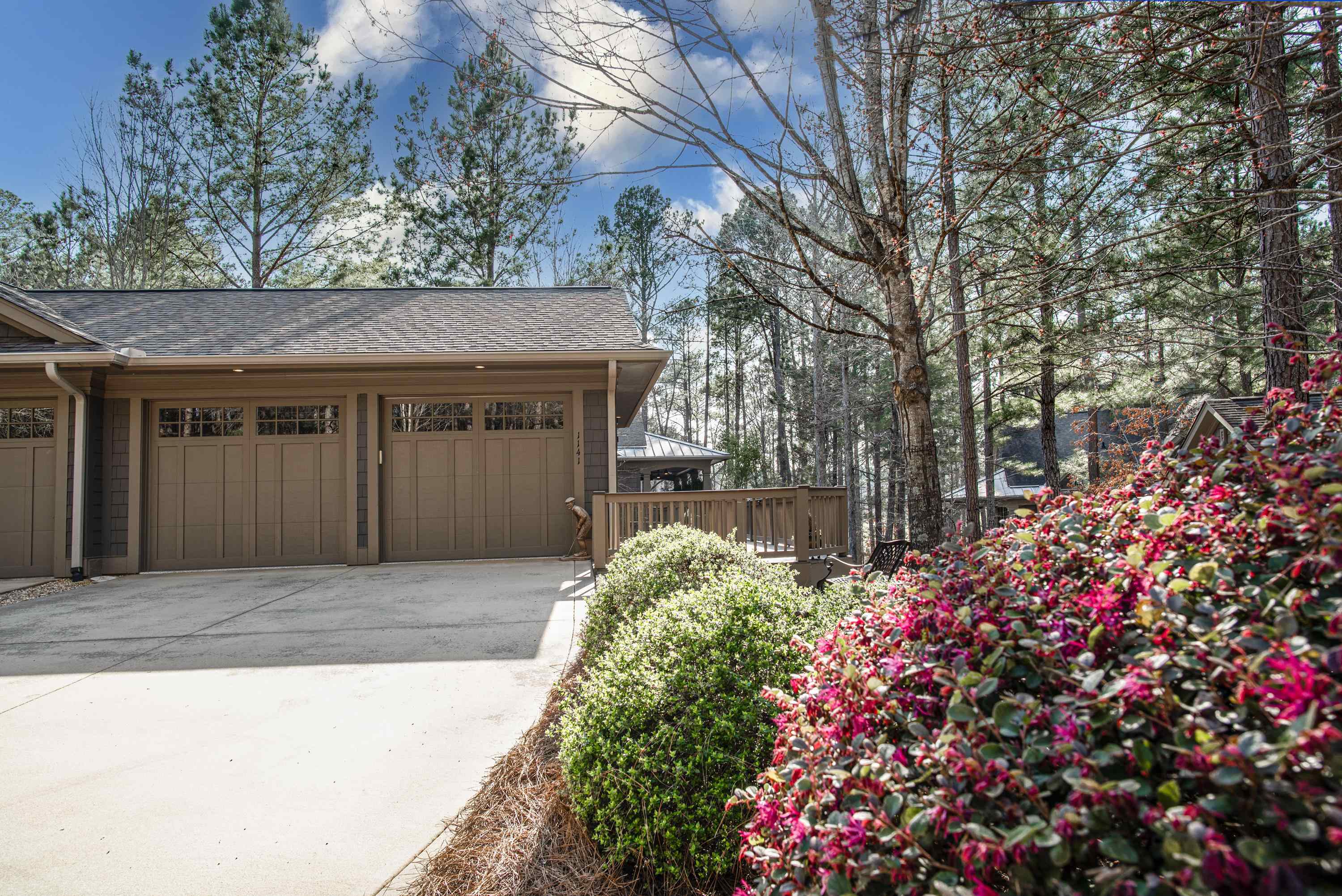 1141 REGENCY DRIVE