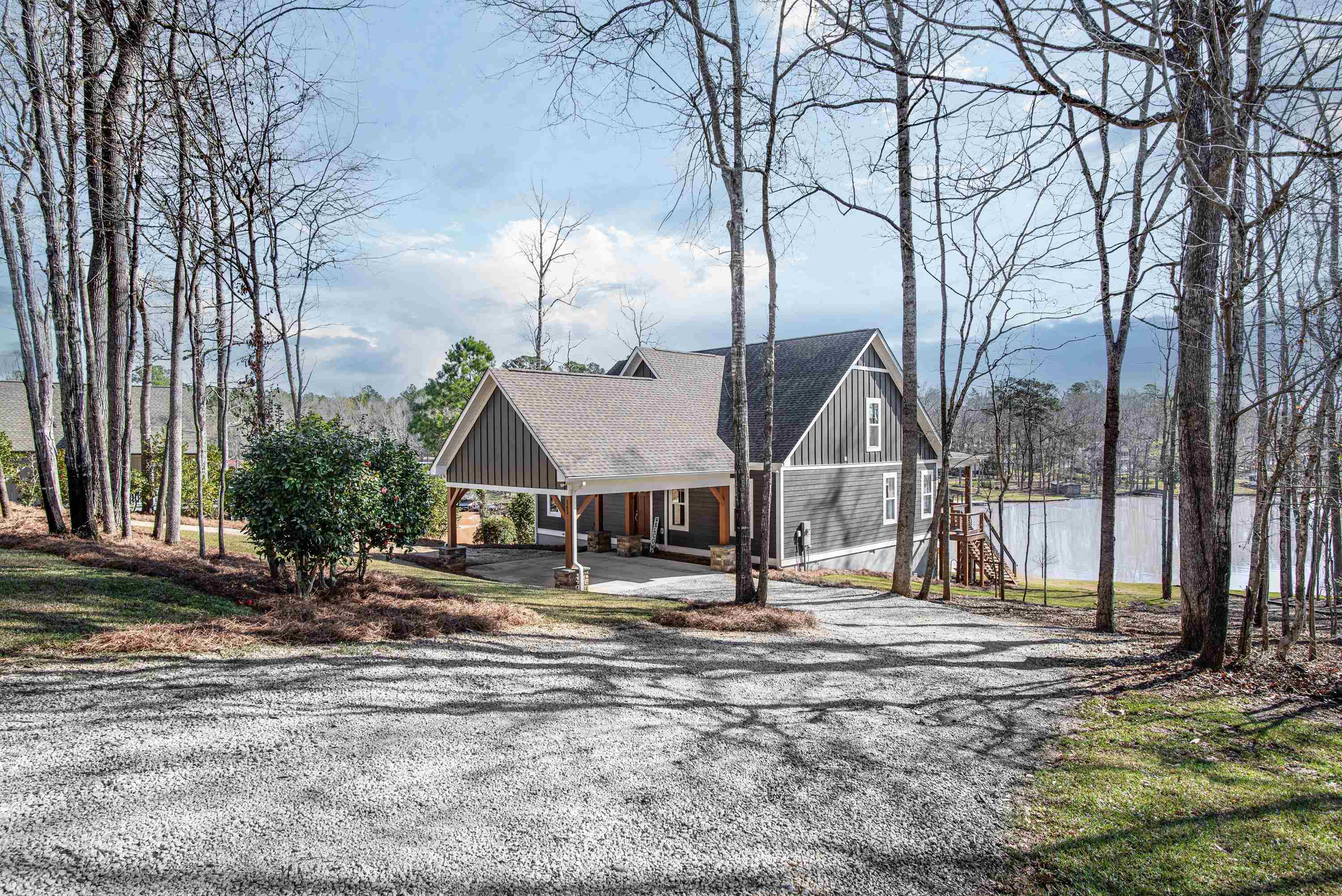 143 THOMAS DRIVE