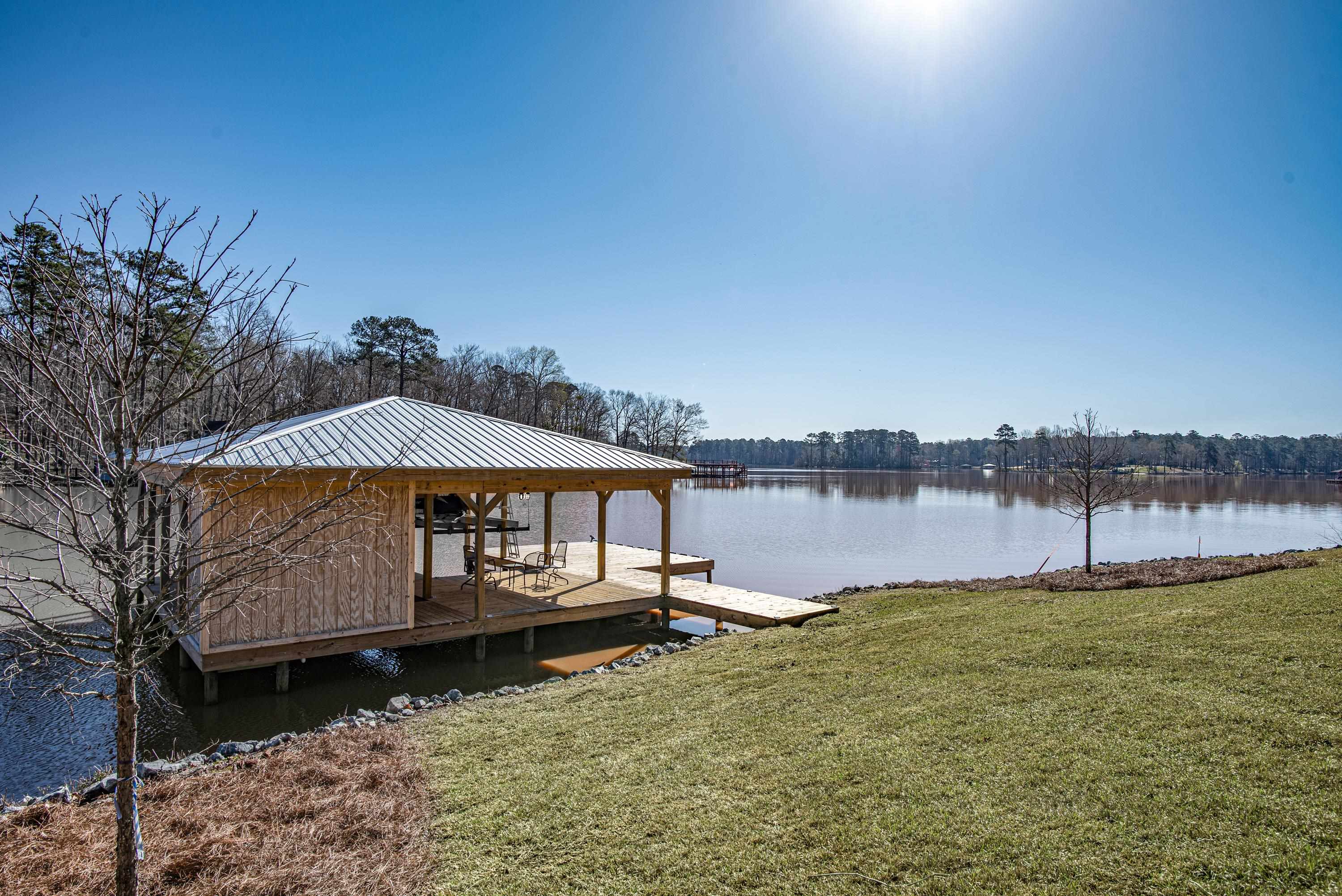 143 THOMAS DRIVE