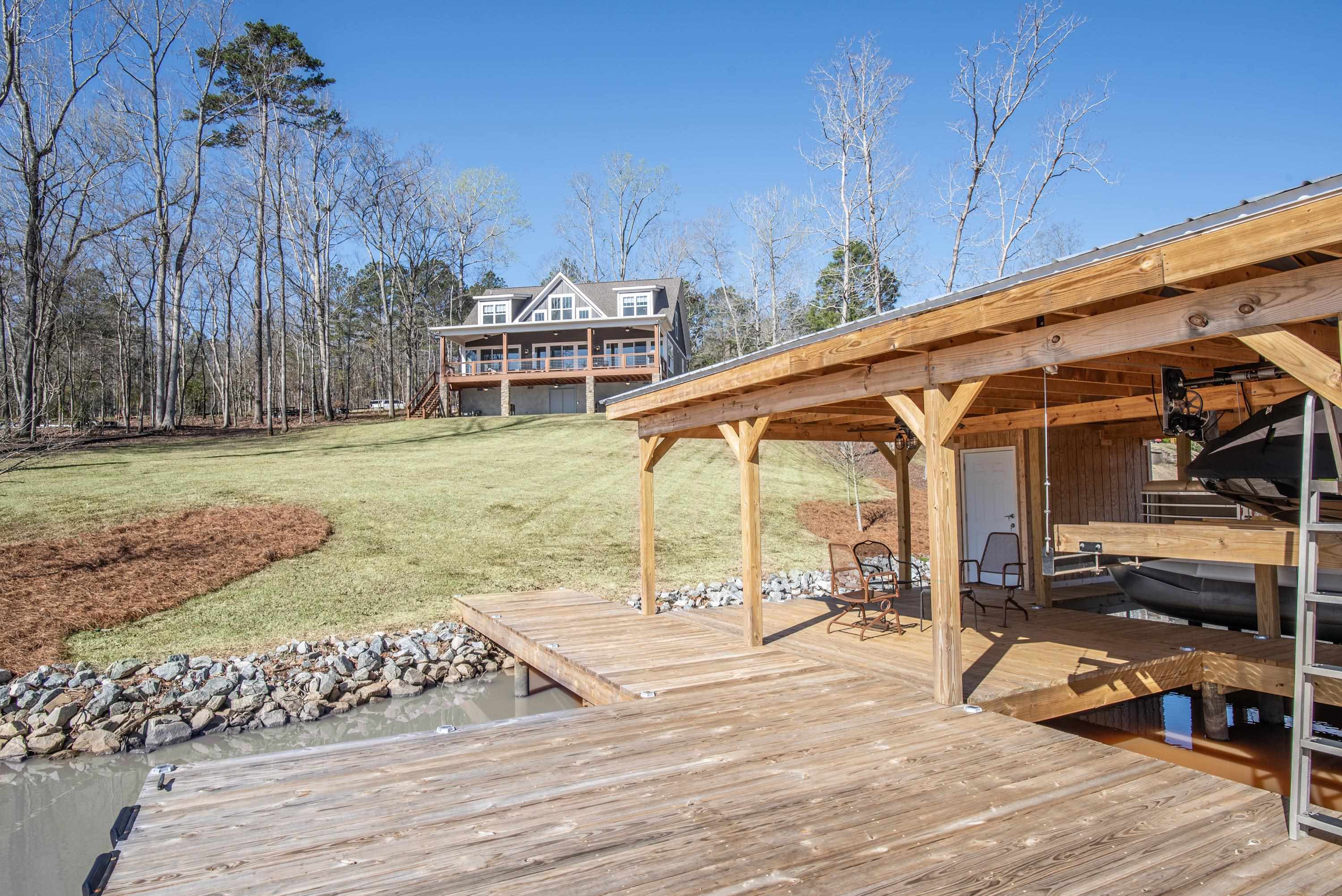 143 THOMAS DRIVE
