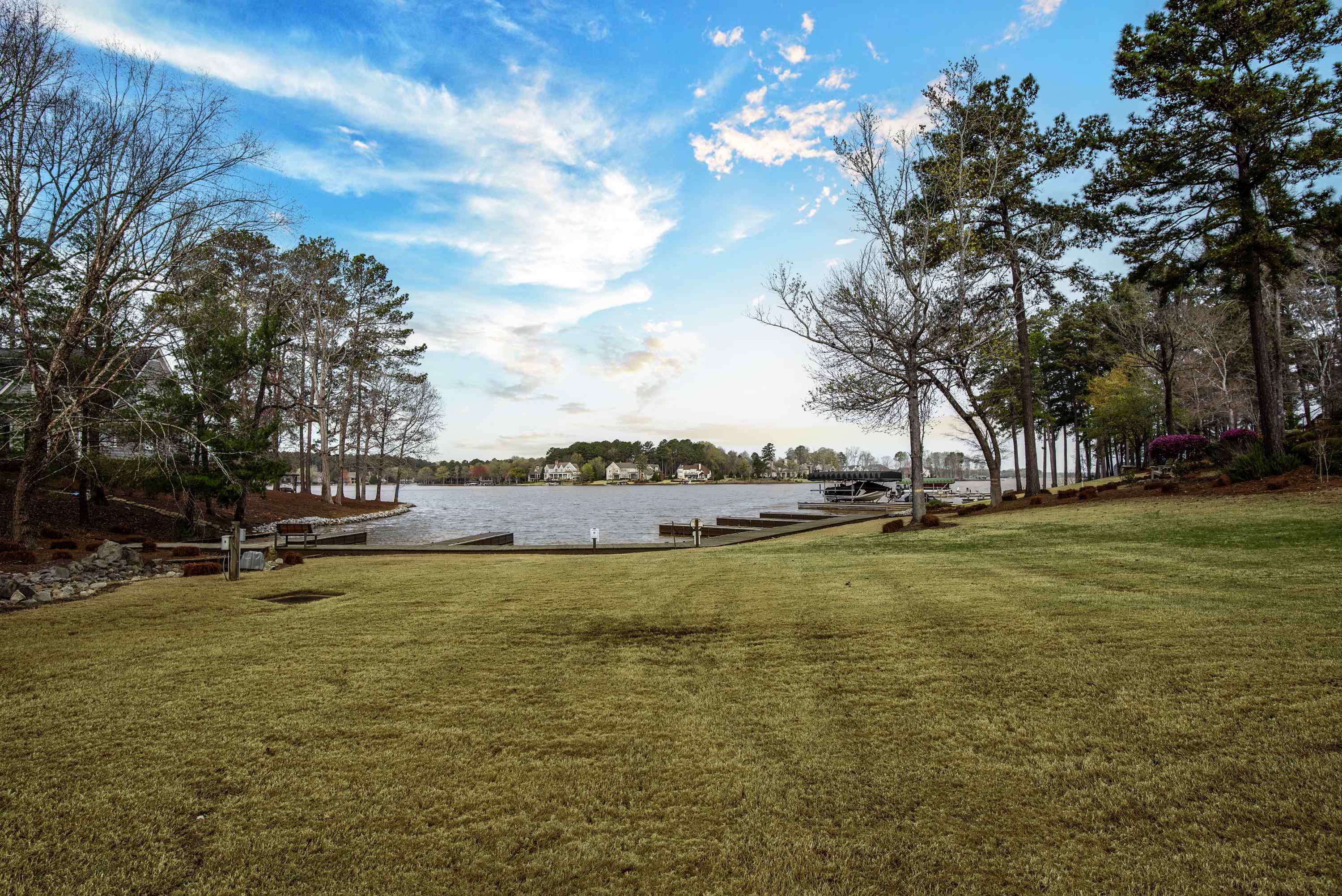 1180 MERCER TRAIL