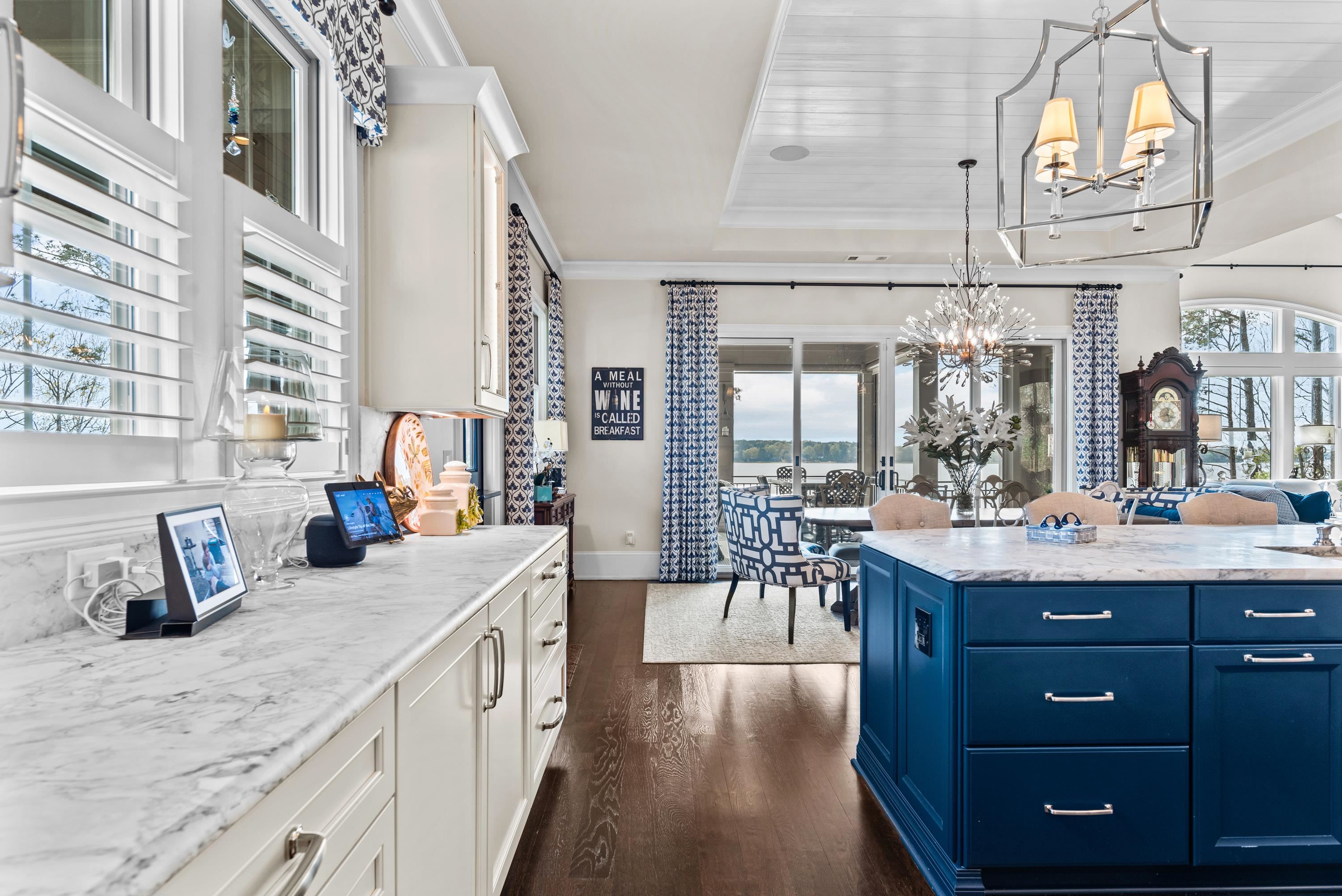 1121 KINGFISHER POINT