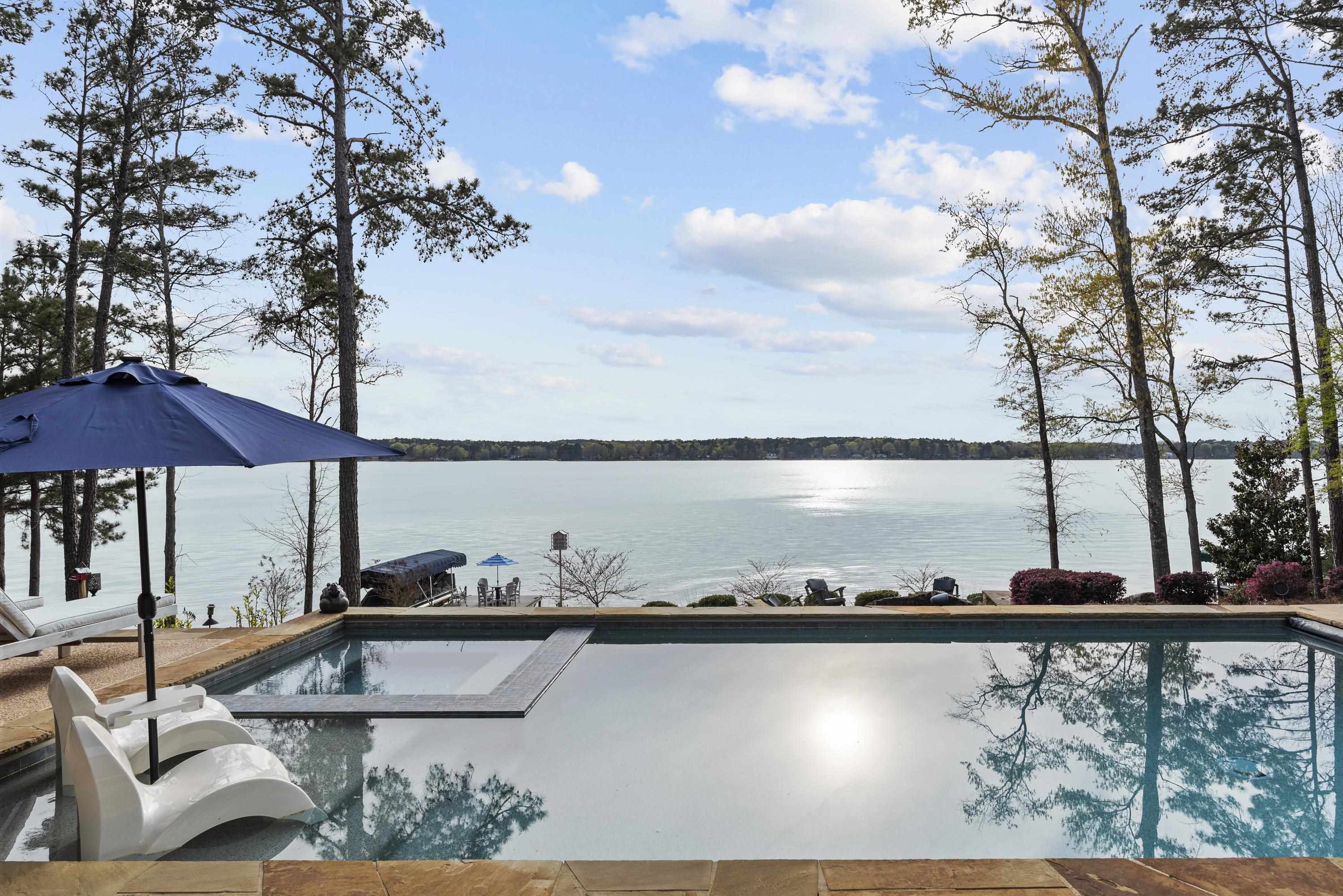 1121 KINGFISHER POINT