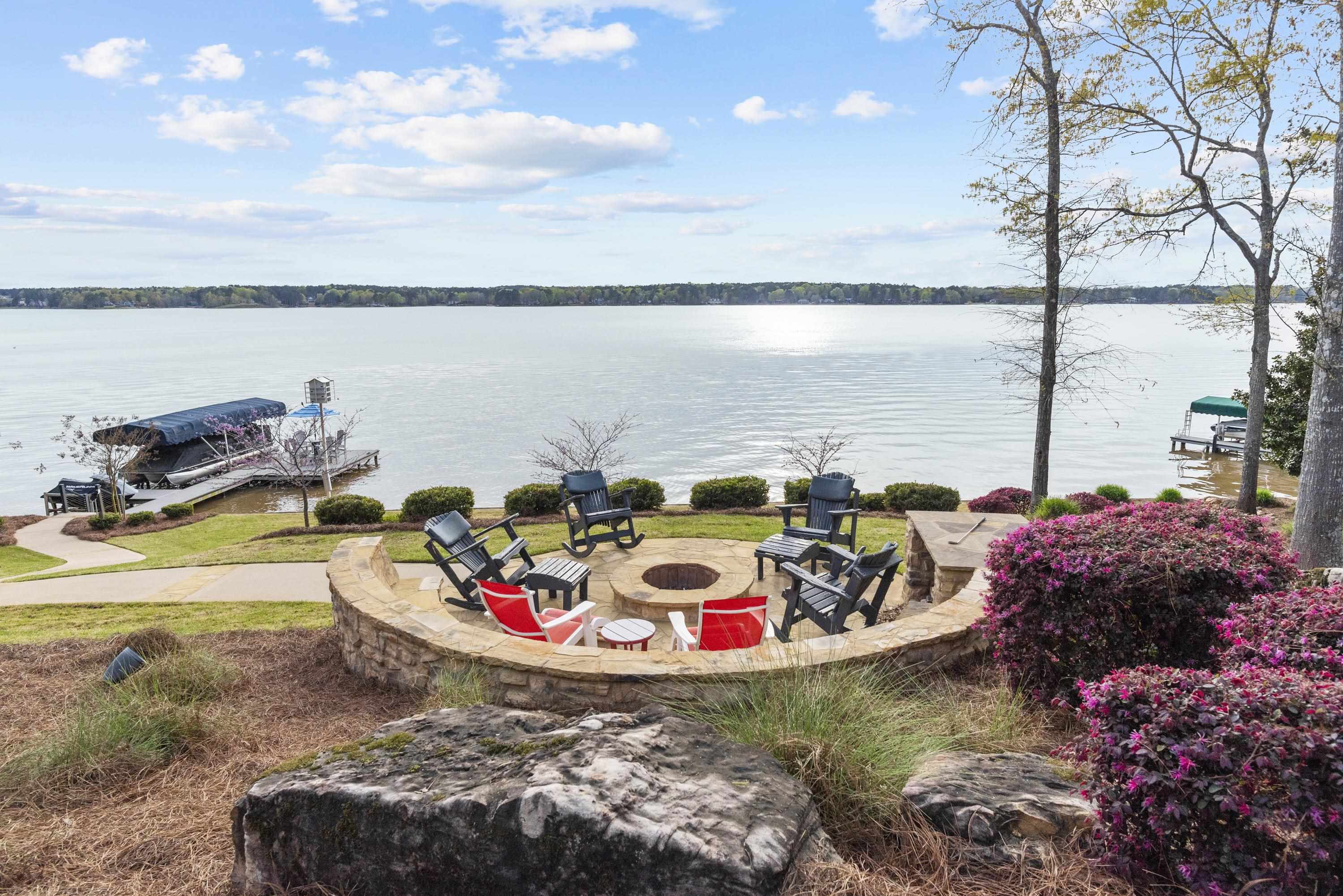 1121 KINGFISHER POINT