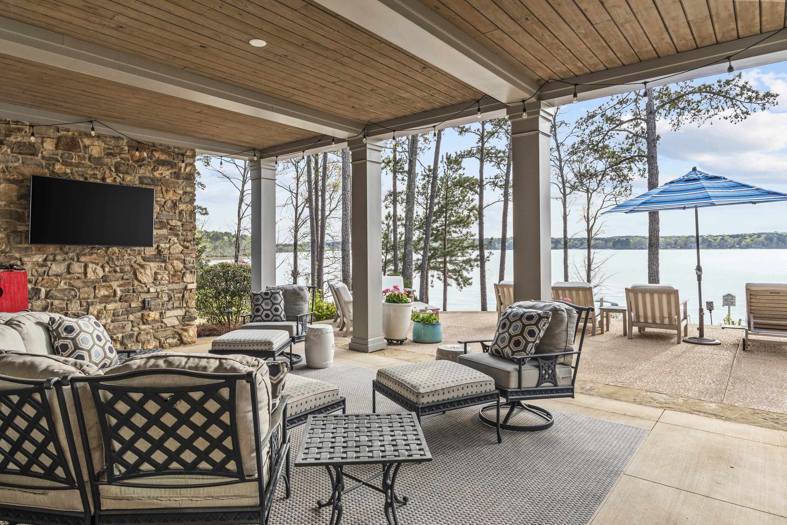 1121 KINGFISHER POINT