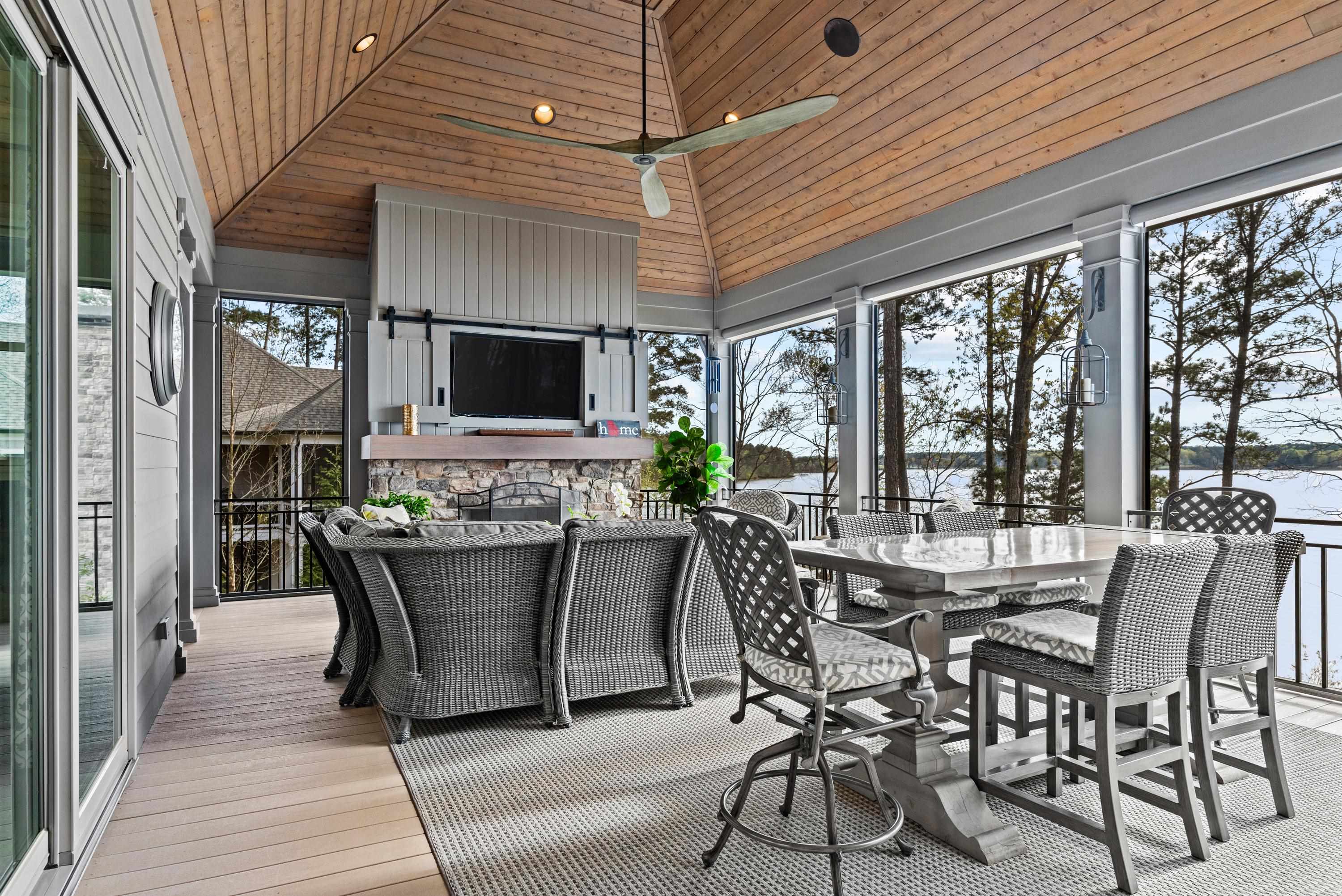 1121 KINGFISHER POINT