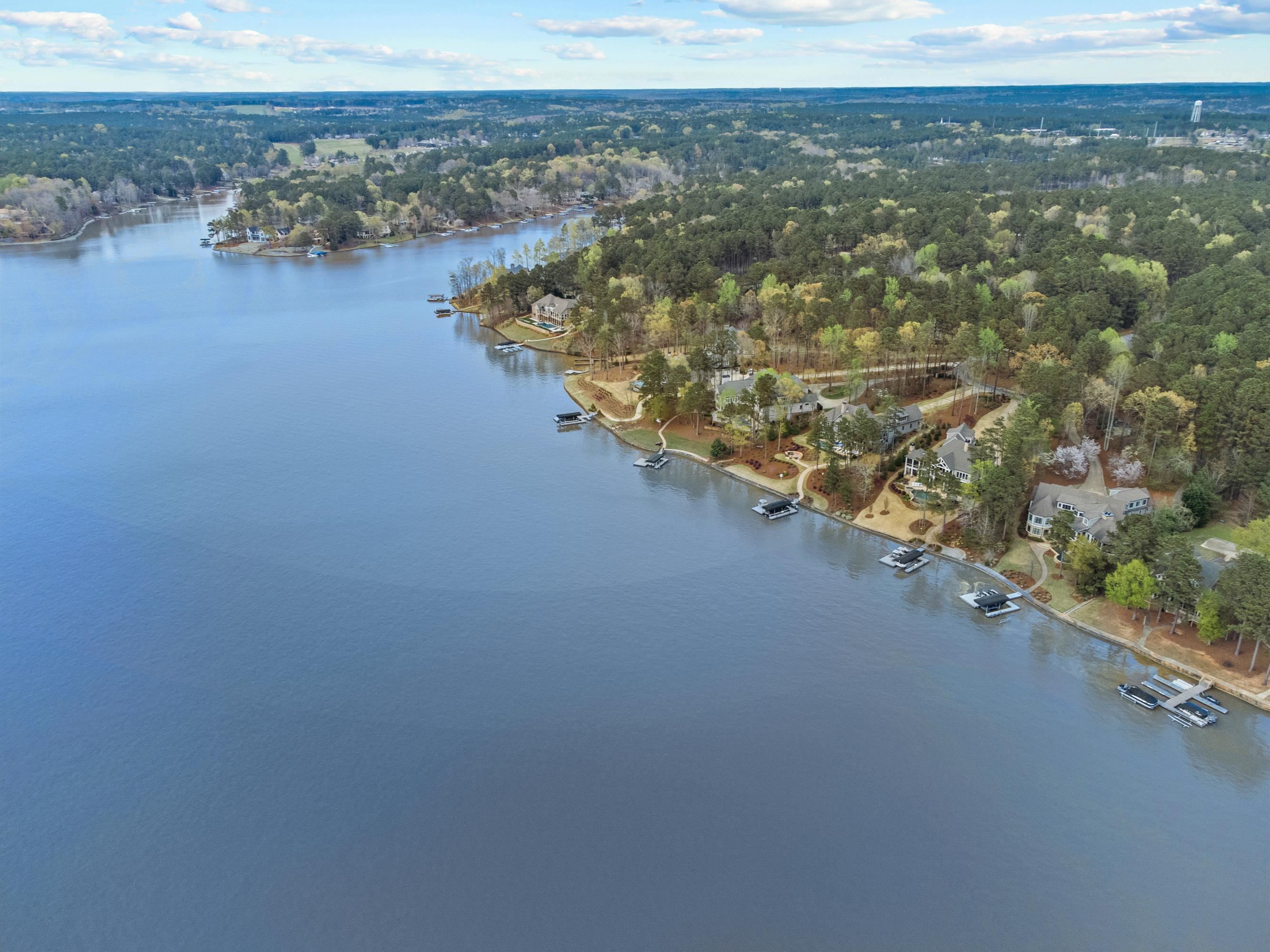 1121 KINGFISHER POINT